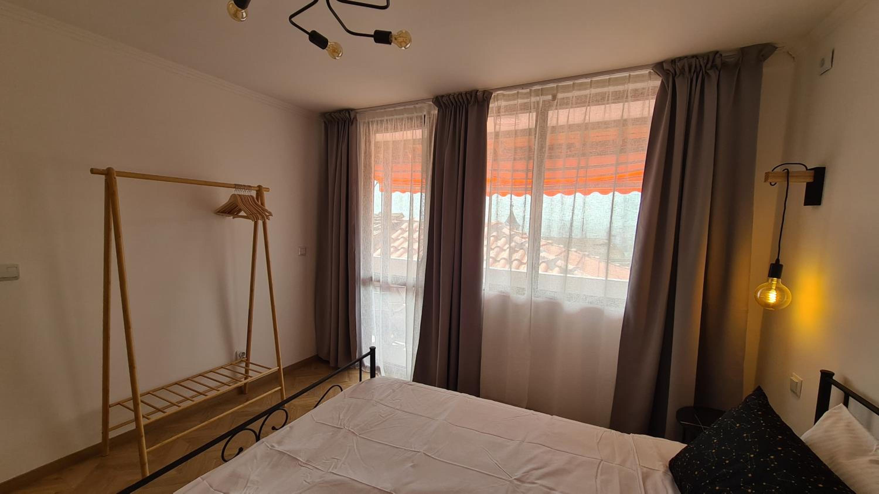Lazarov Suites - Luxury one and two bedroom apartments