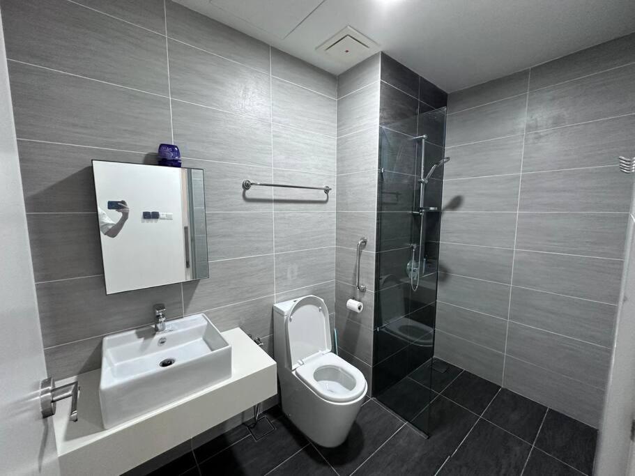 KLCC view luxury family service suites KL