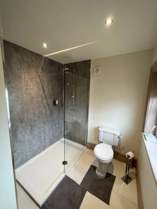 Cosy hideaway in leafy Lytham view 5