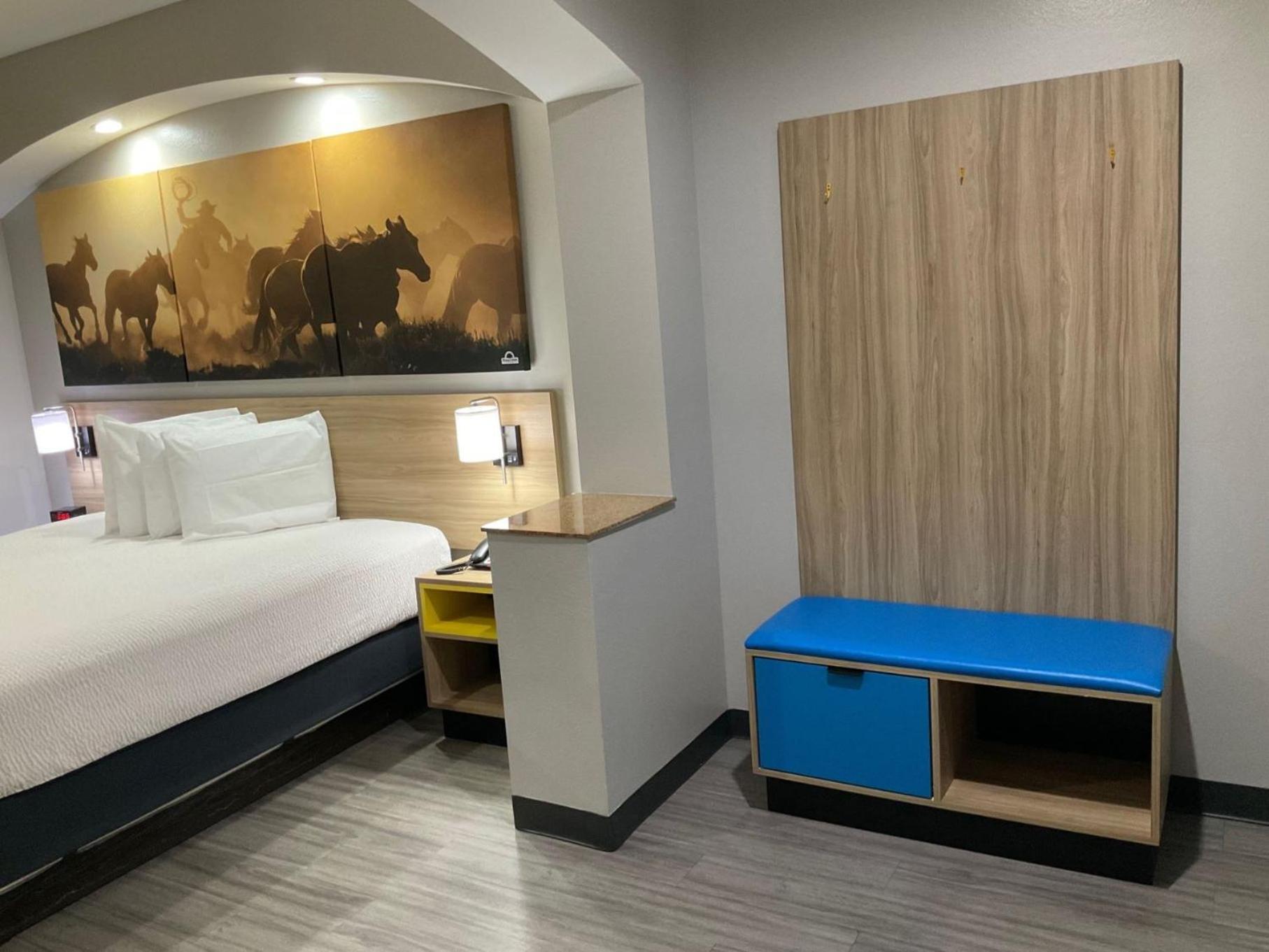 Days Inn by Wyndham Humble/Houston Intercontinental Airport - Property Image 18
