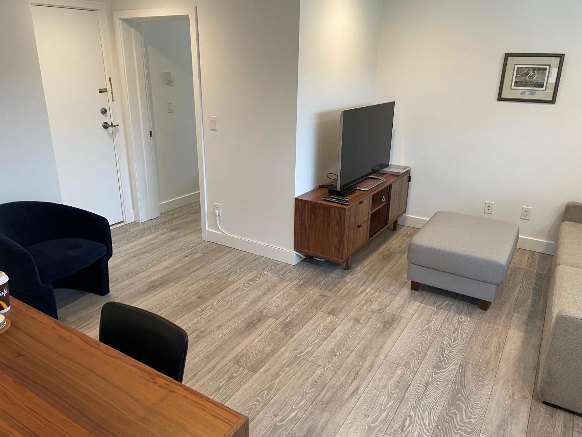 Large 2 bedroom private suite !