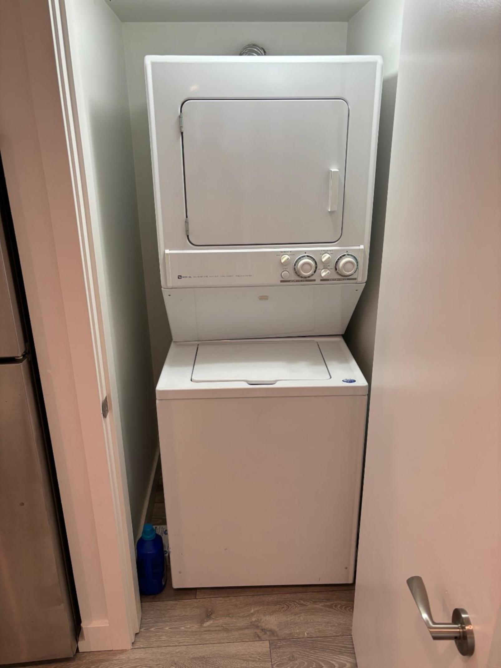 Large 2 bedroom private suite !