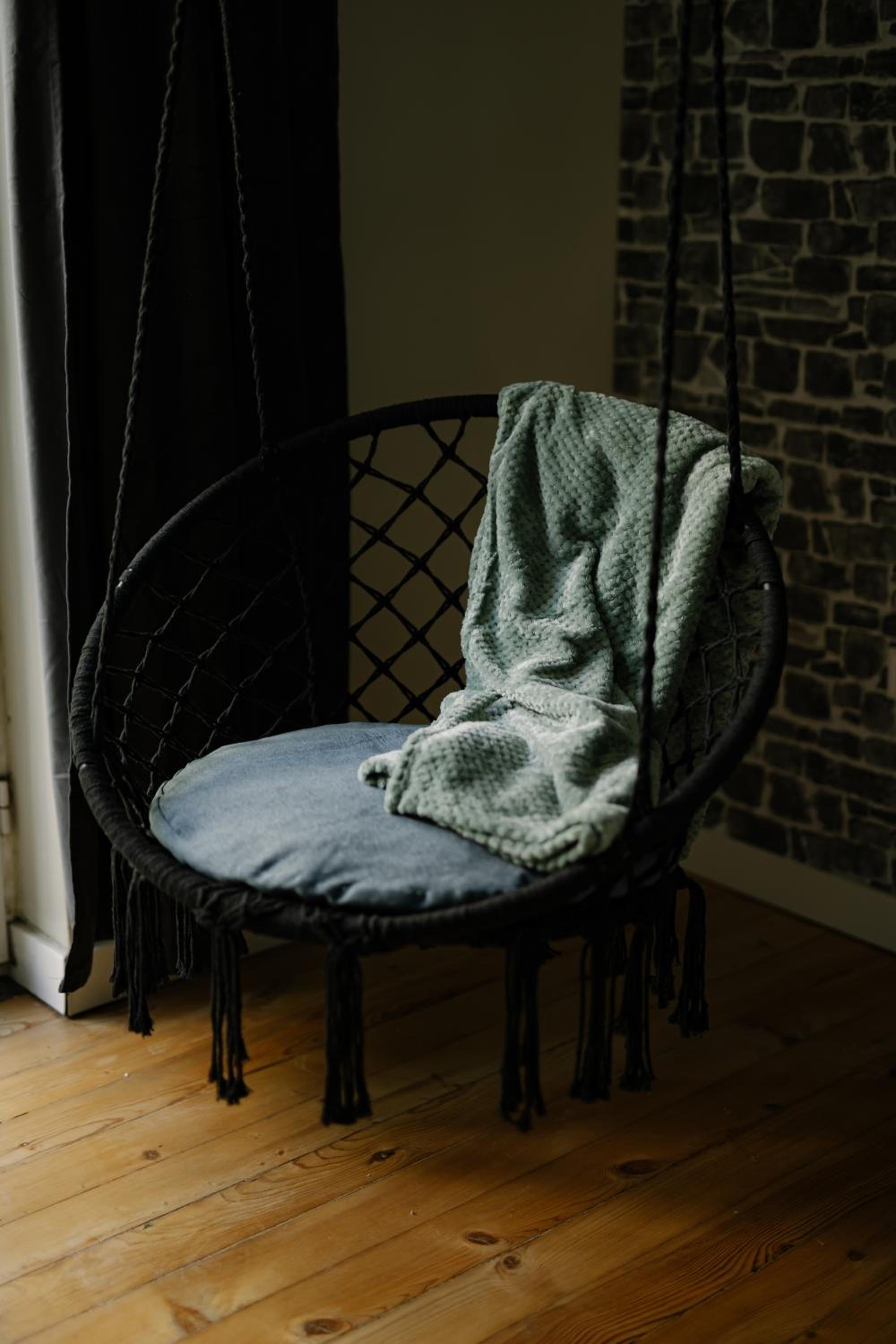 2 Designer Apartments Seconds Away From Тhe Main Street, FREE Parking