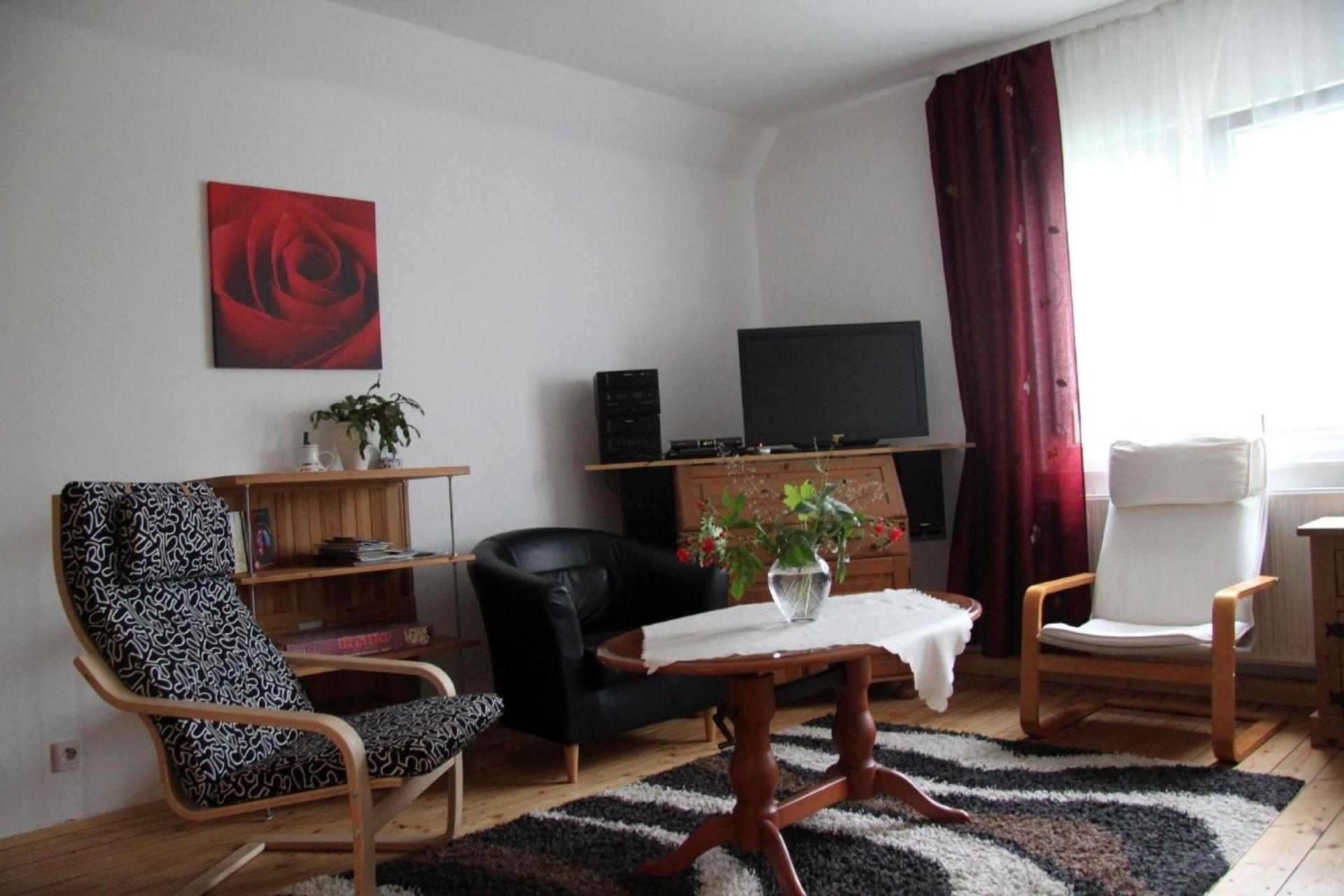 Schöne Ferienwohnung in Ebersdorf mit Grill und Garten