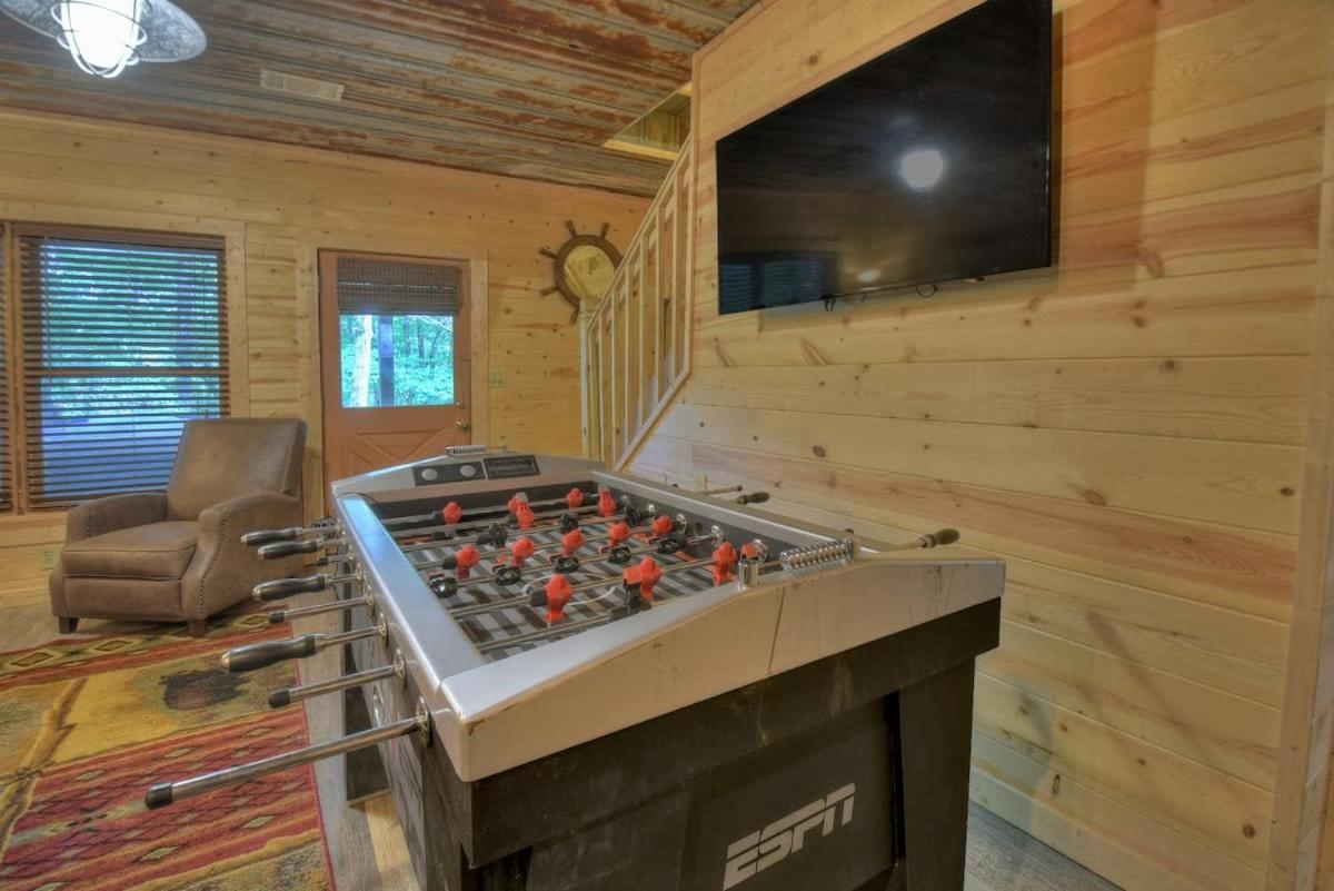 Woodland Escape- Cozy Secluded Dog Friendly Cabin view 5
