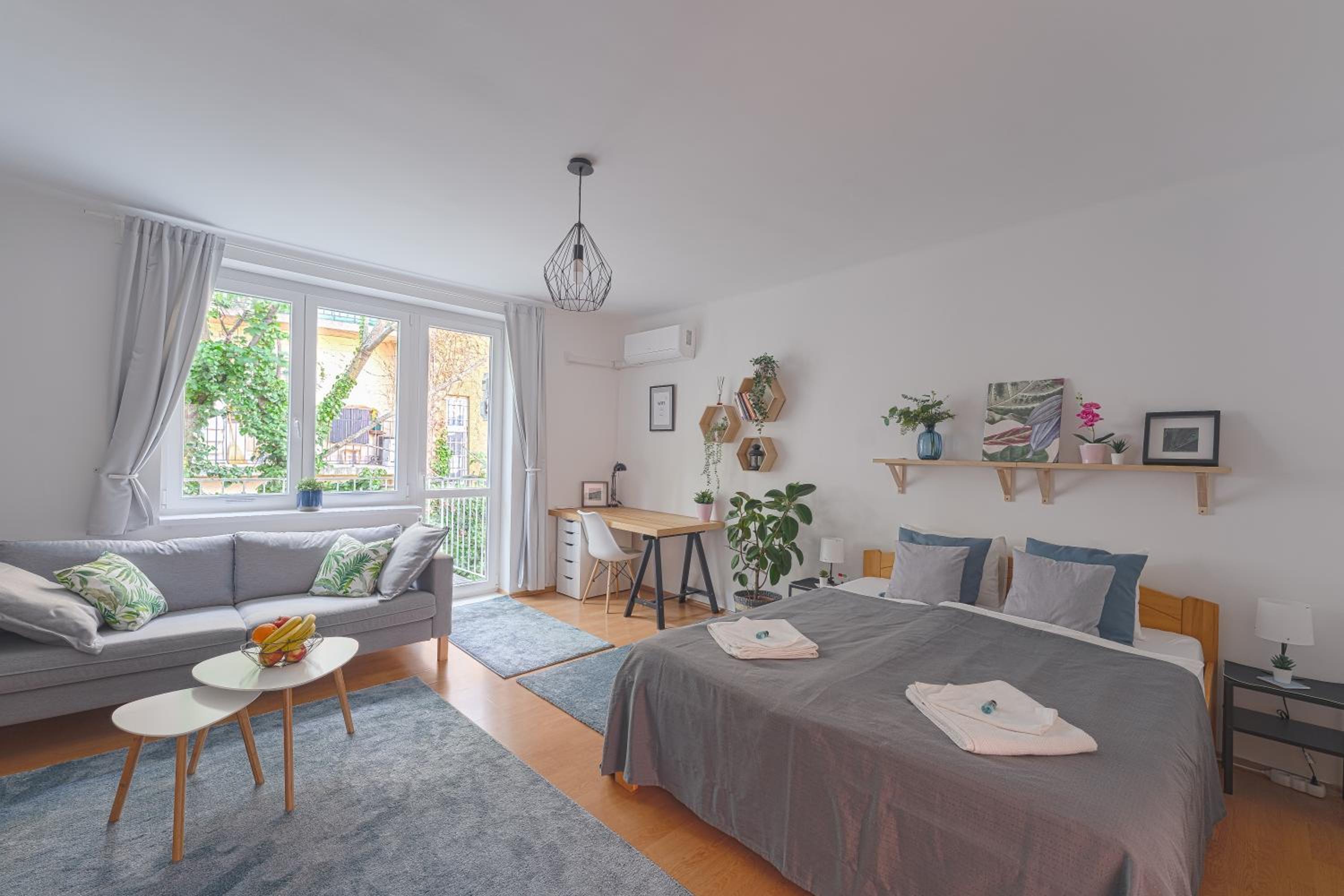 Peaceful Apartment near Buda Castle and Chain Bridge view 3
