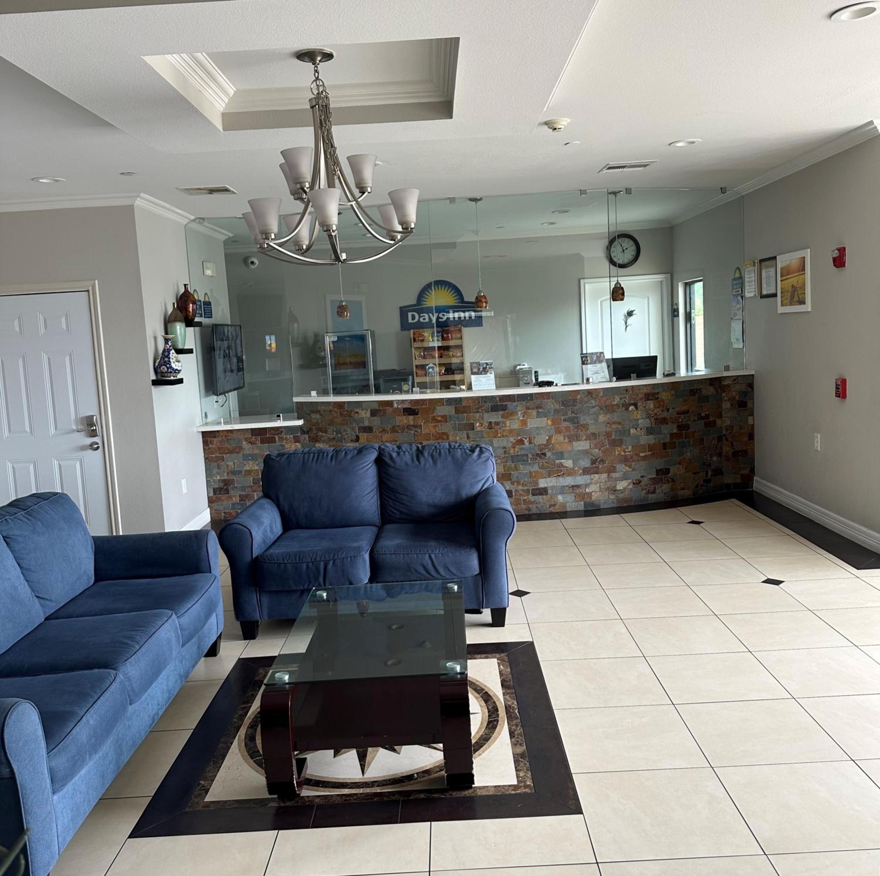 Days Inn by Wyndham Humble/Houston Intercontinental Airport - Property Image 12