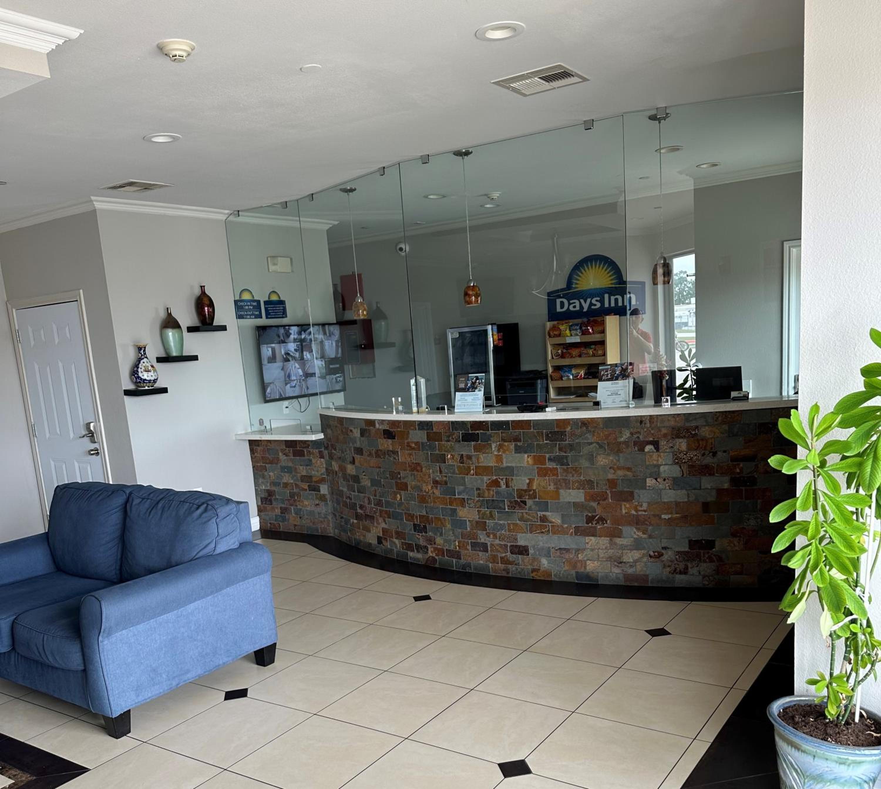 Days Inn by Wyndham Humble/Houston Intercontinental Airport - Property Image 11
