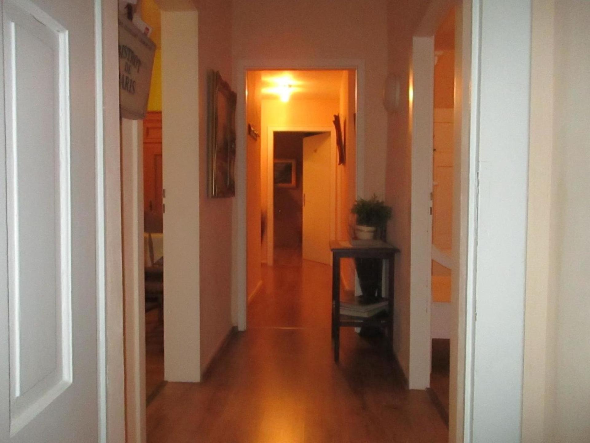 grosse, hundfreundliche Ferienwohnung in der Nähe des Flusses