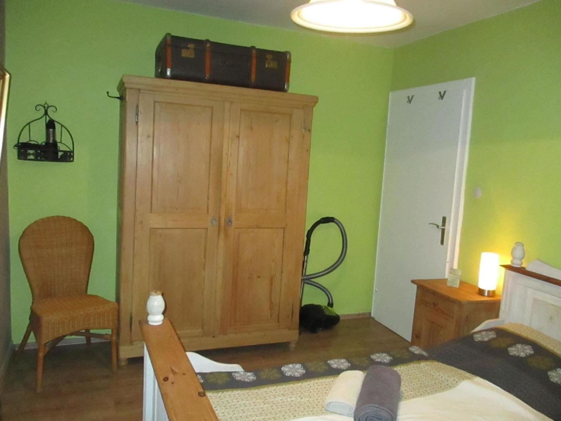 grosse, hundfreundliche Ferienwohnung in der Nähe des Flusses