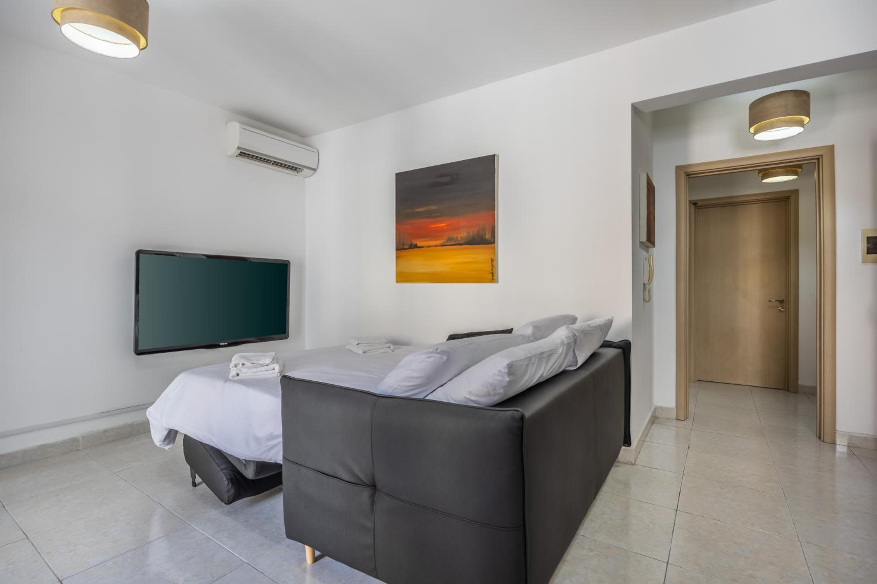 Spacious, one bedroom apartment in Paceville photo 3