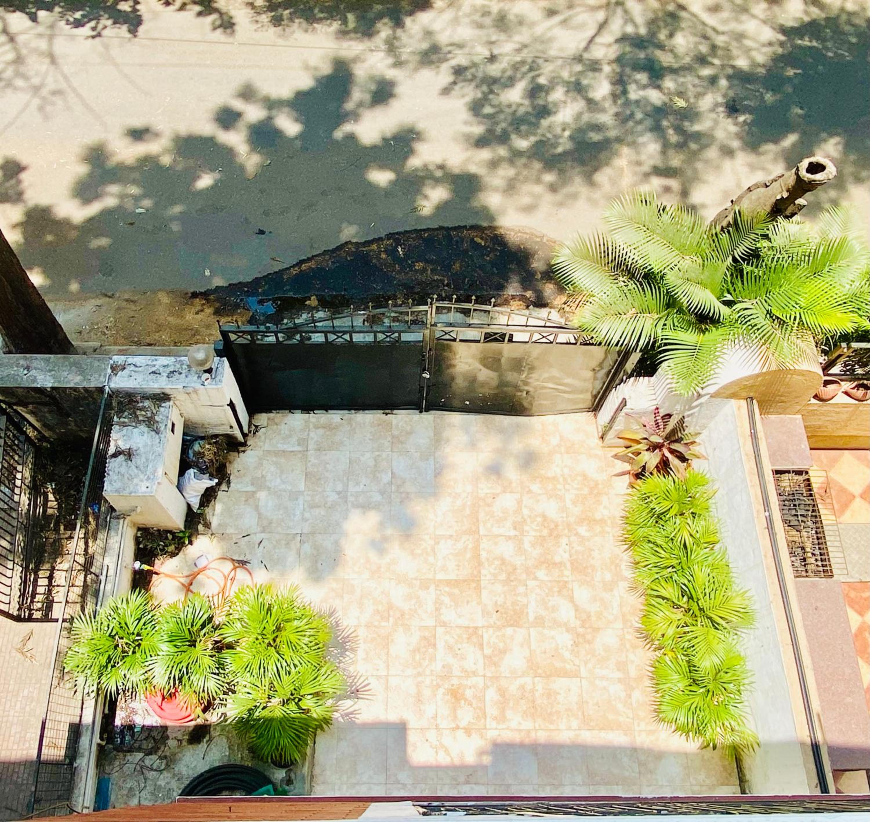 Budget Private Ac Room with Kitchen Near Osho Garden