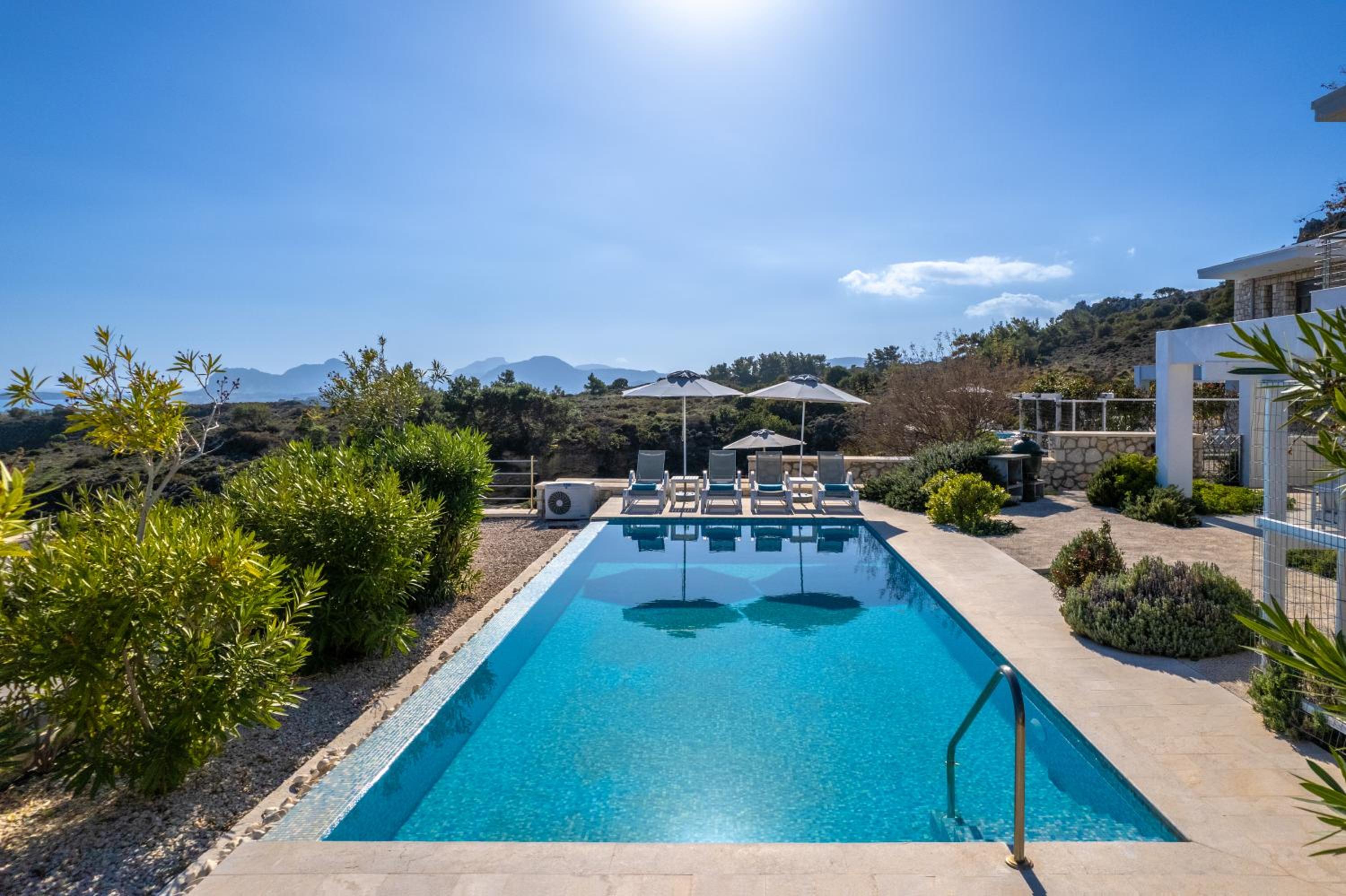 Kokinogremos Villa view 4