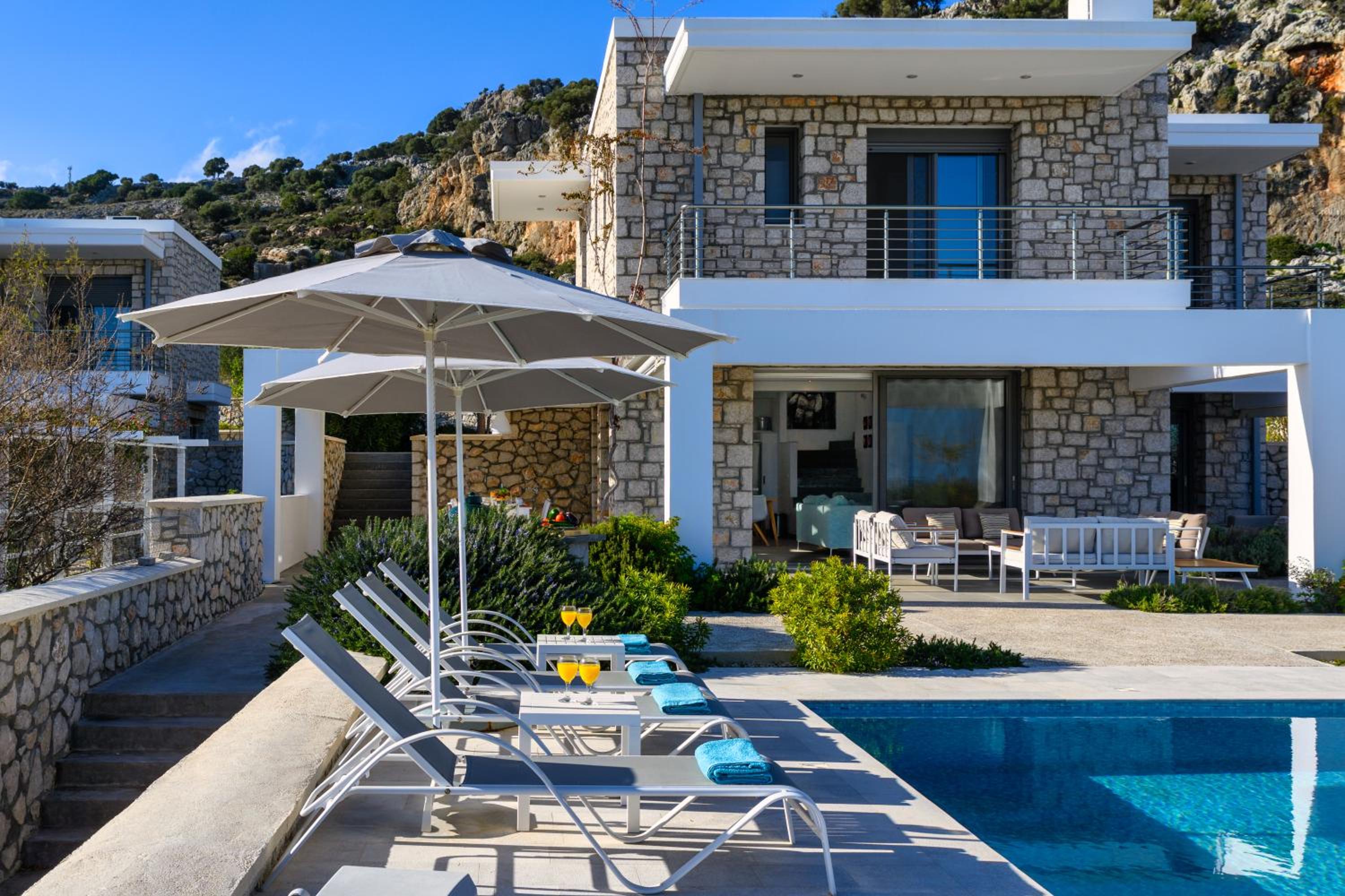 Kokinogremos Villa view 5