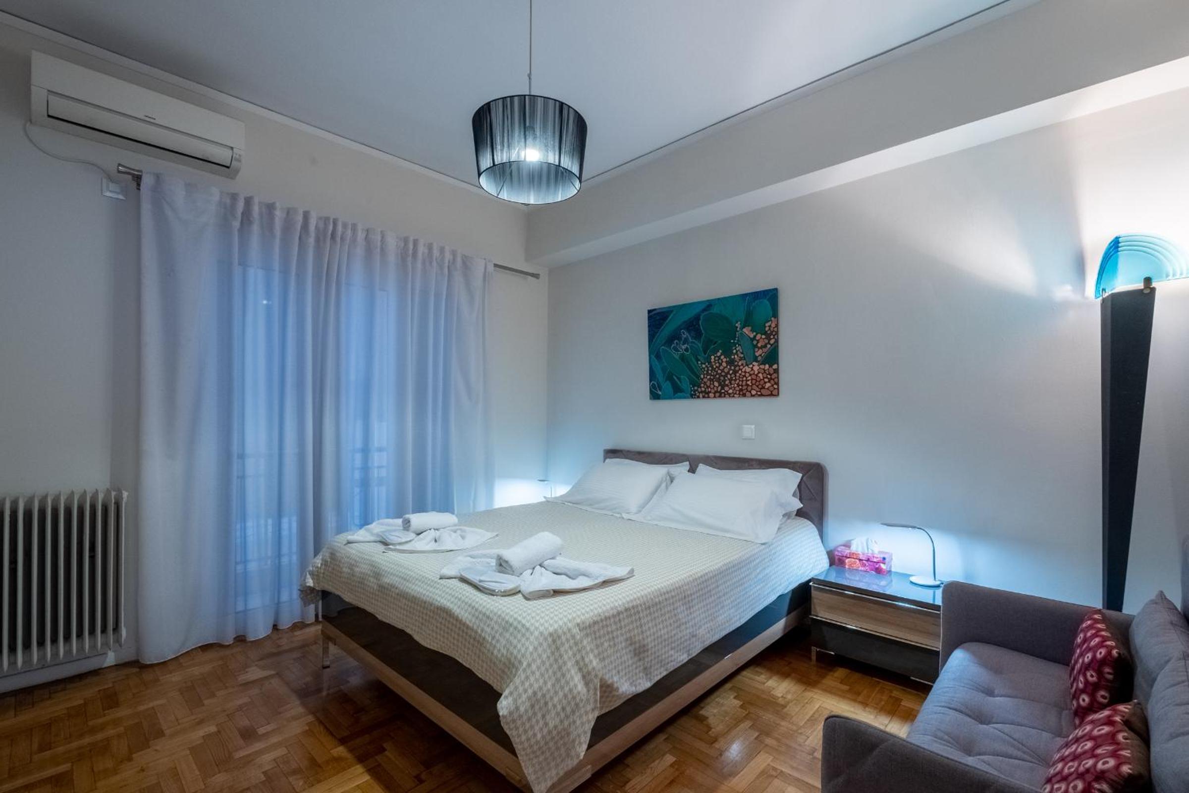 Oro's Stylish Kolonaki Flats Next to Metro & Museums