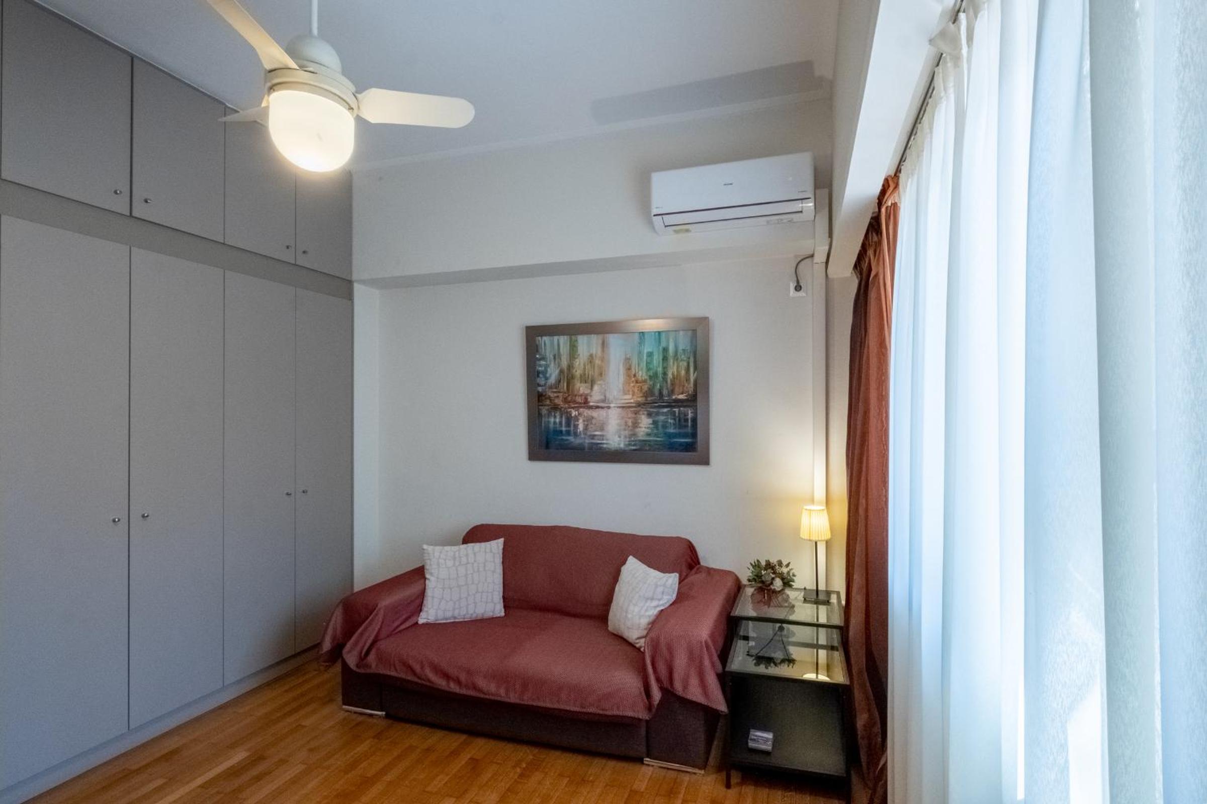 Oro's Stylish Kolonaki Flats Next to Metro & Museums