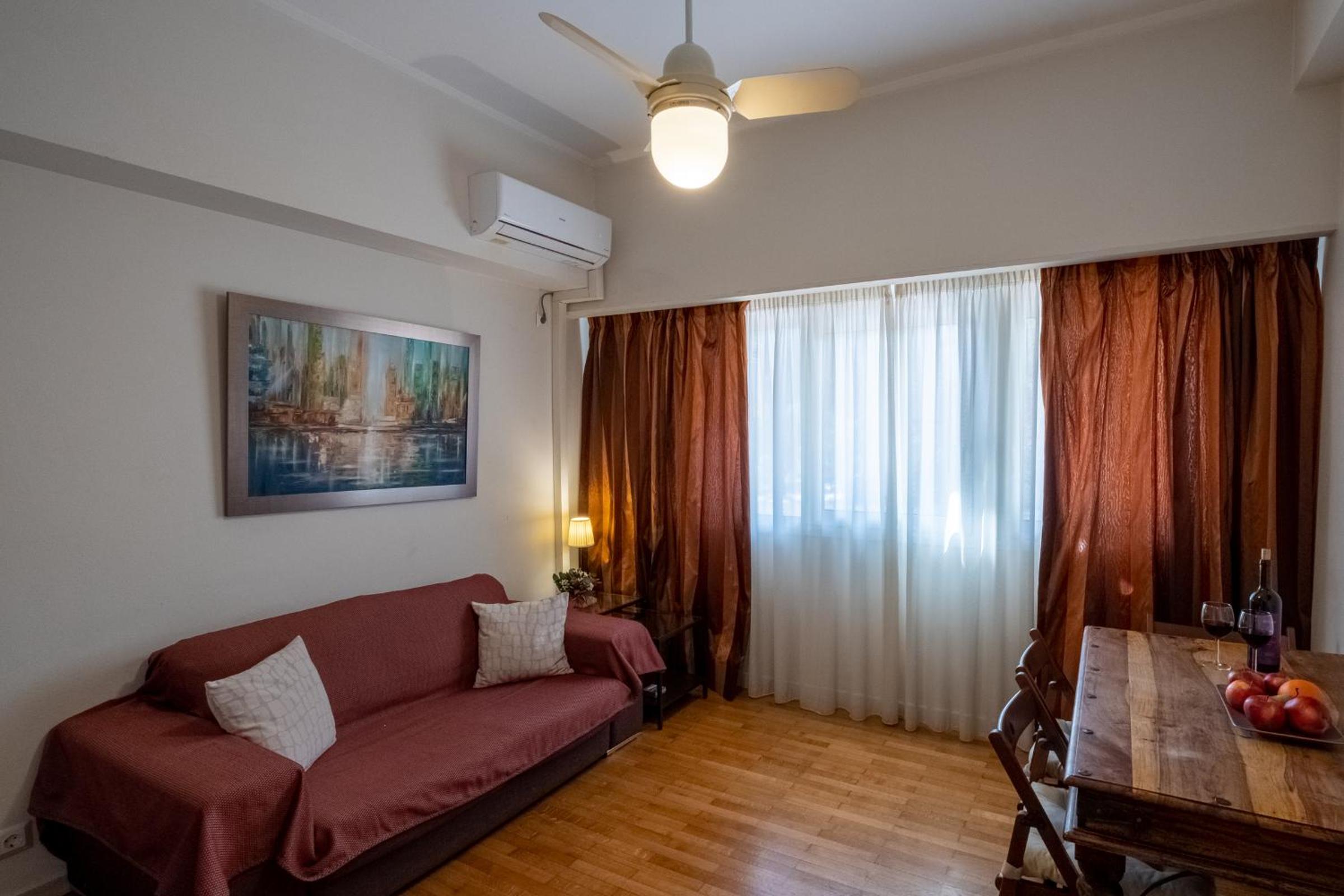 Oro's Stylish Kolonaki Flats Next to Metro & Museums