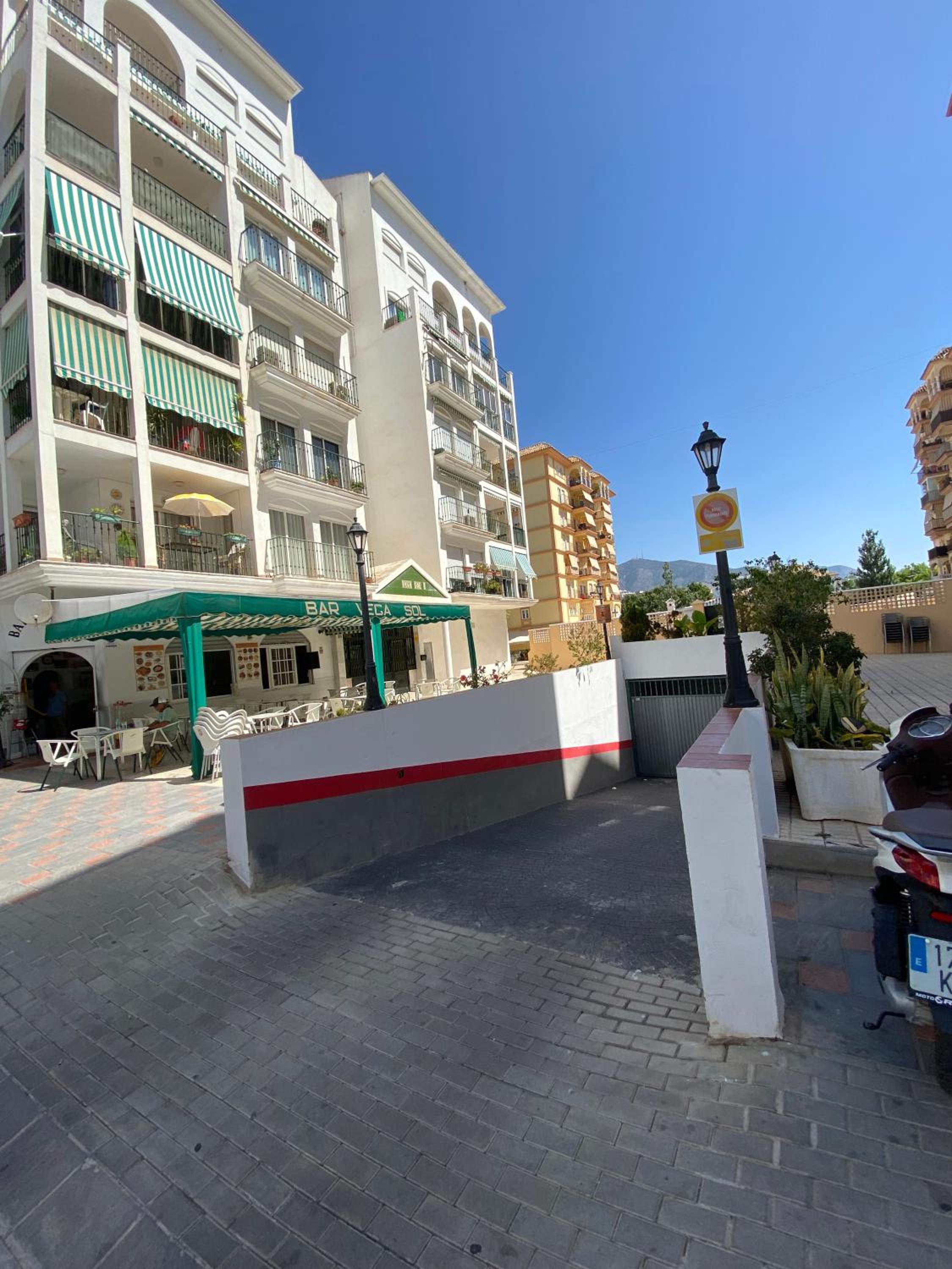 Amplio apartamento con piscina