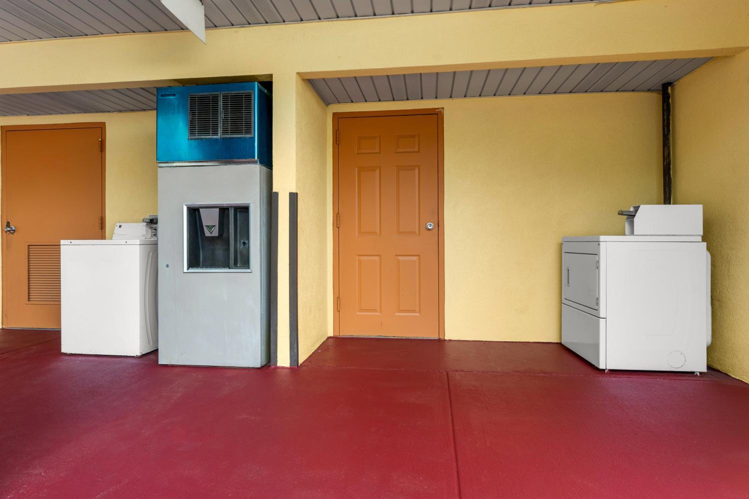 Americus Vacations - Americas Best Value Inn-Montezuma - Property Image 2