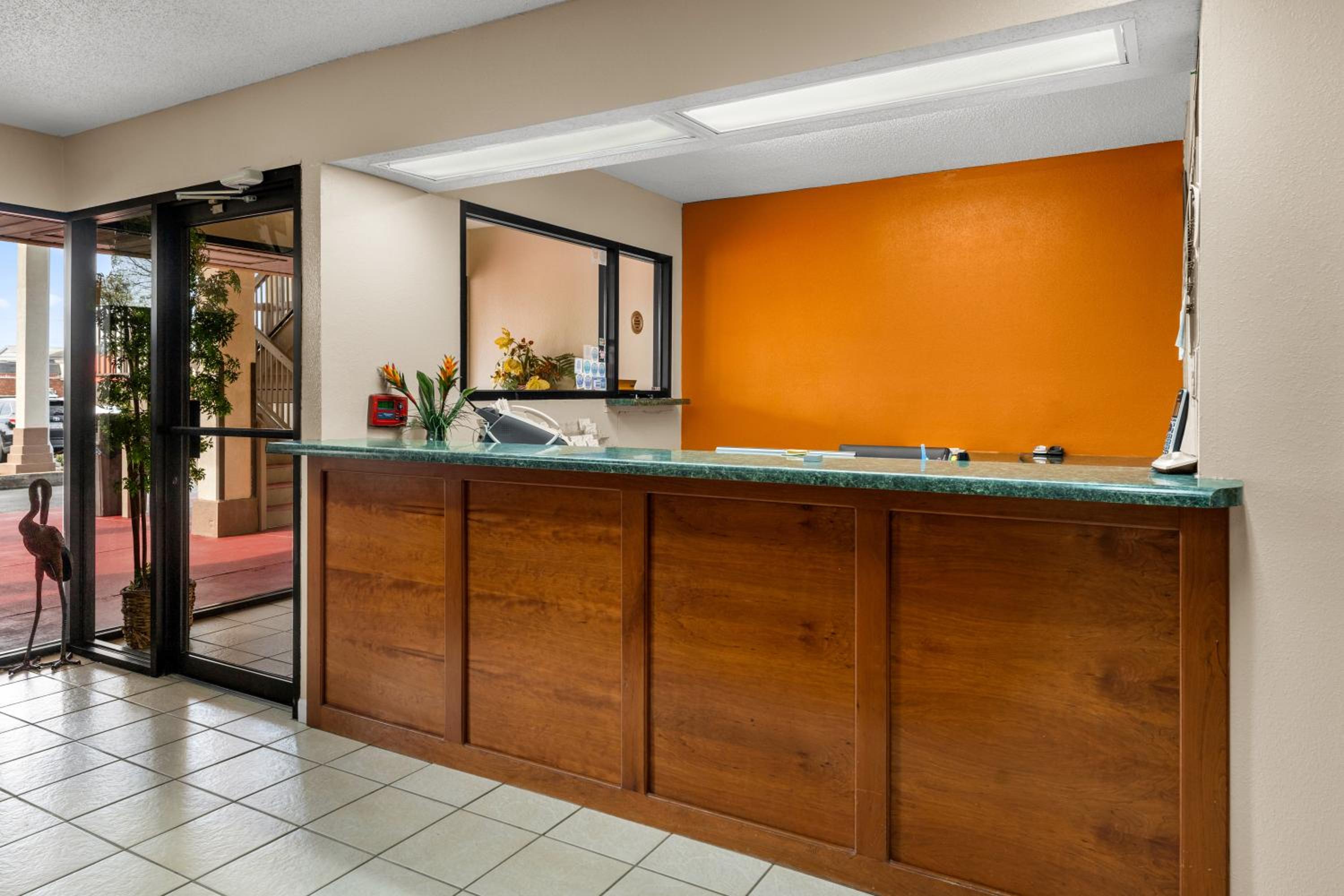 Americus Vacations - Americas Best Value Inn-Montezuma - Property Image 5