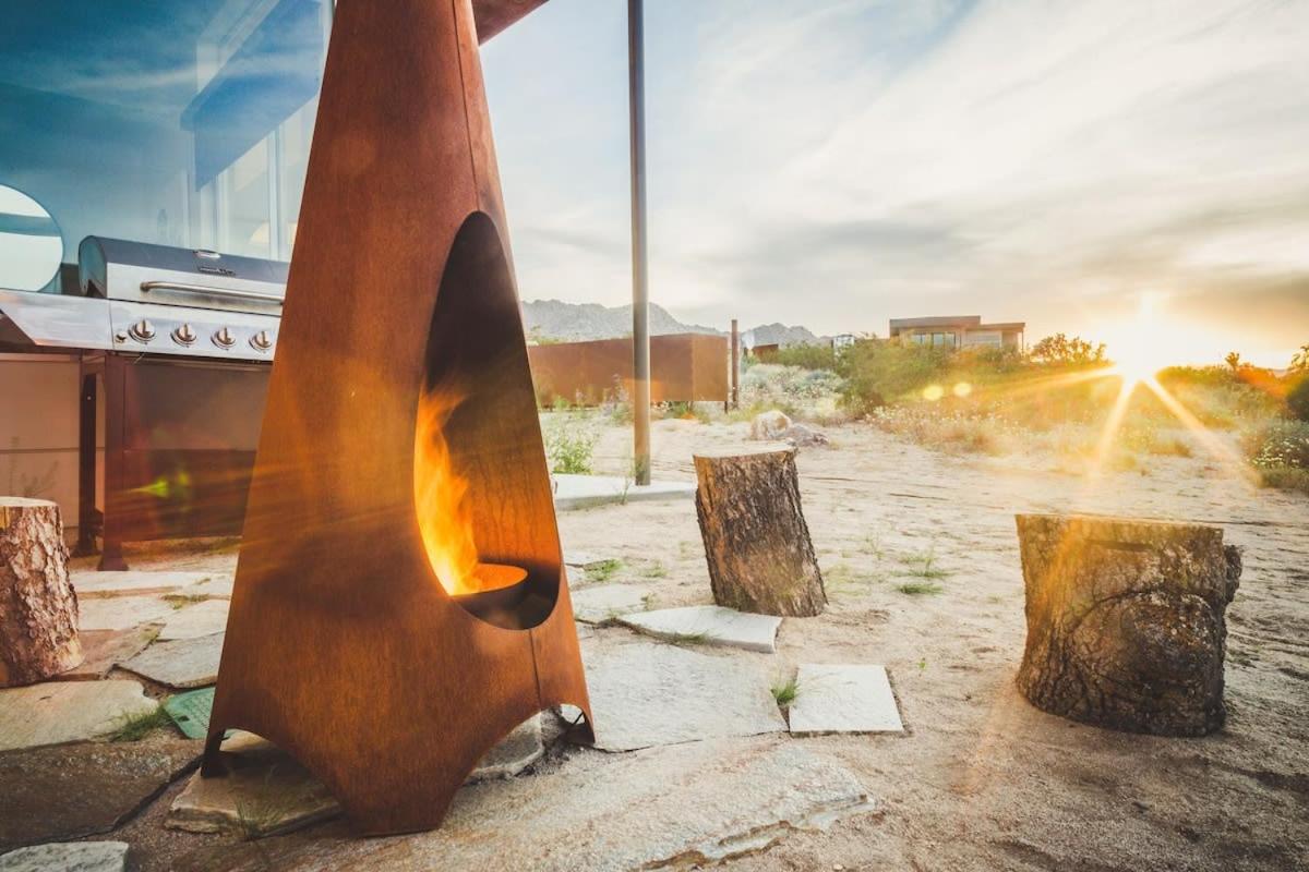 Solis Joshua Tree Urban Design Casita and Cowboy Pool view 2
