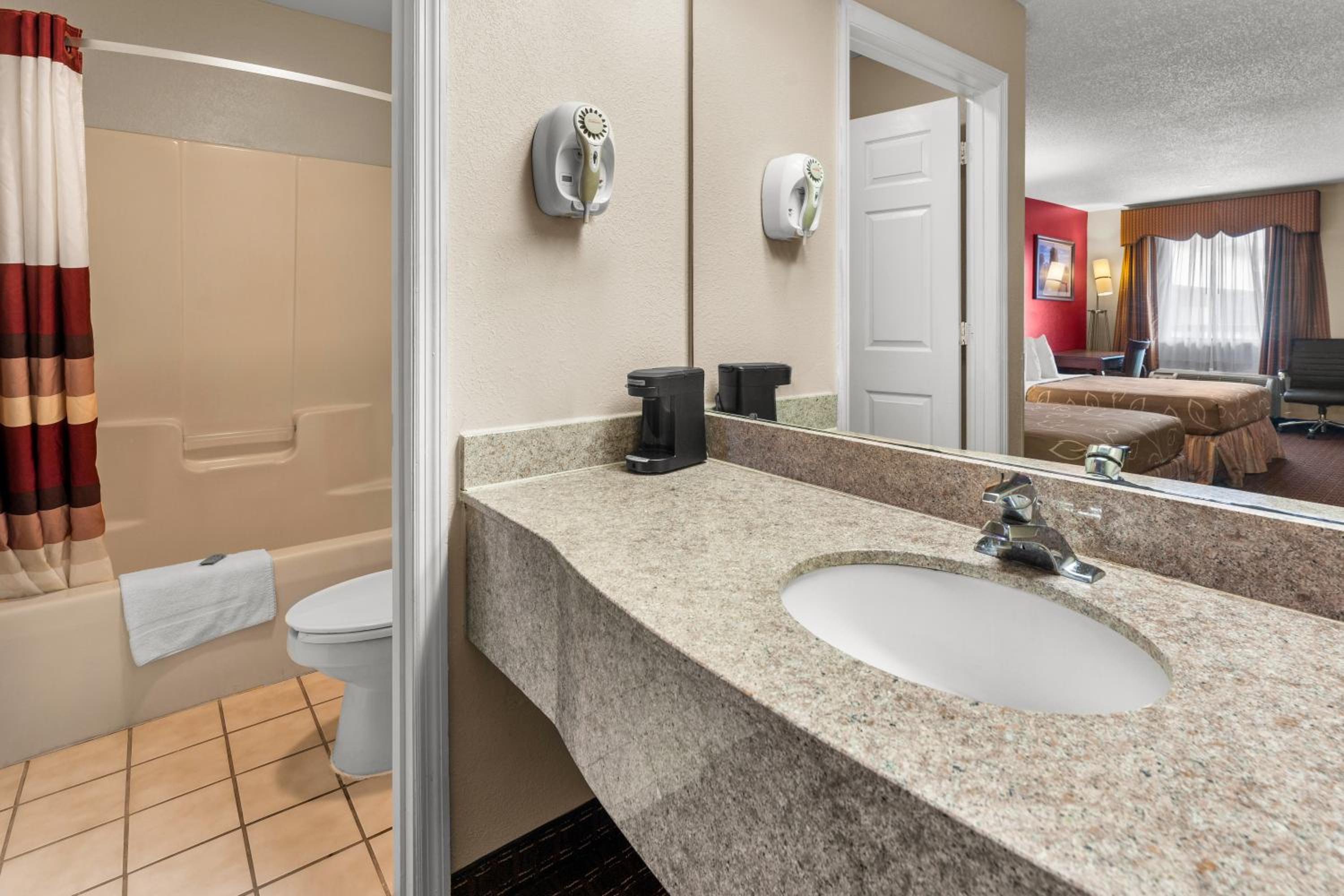 Americas Best Value Inn-Montezuma, 사진 4