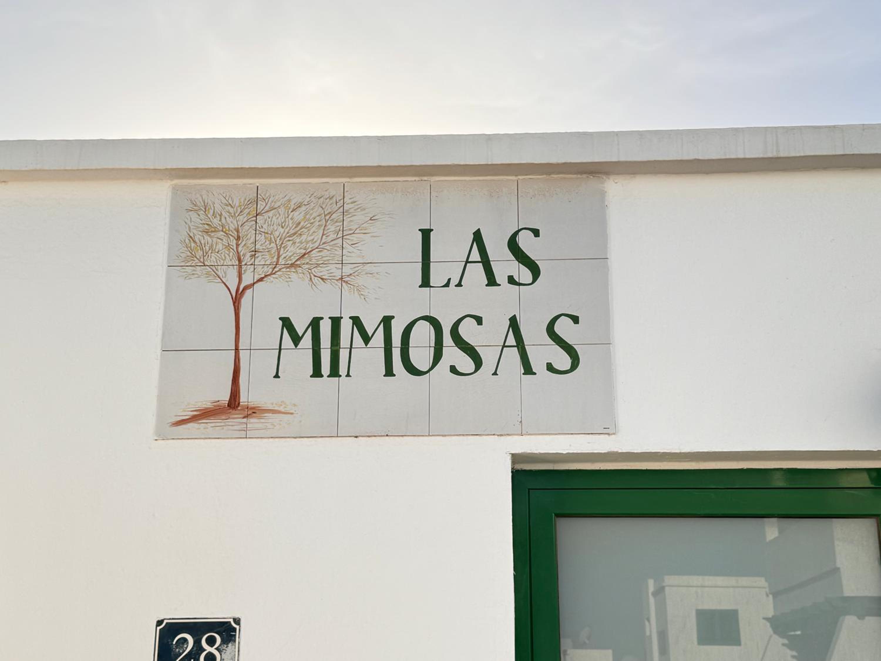 Las Mimosas