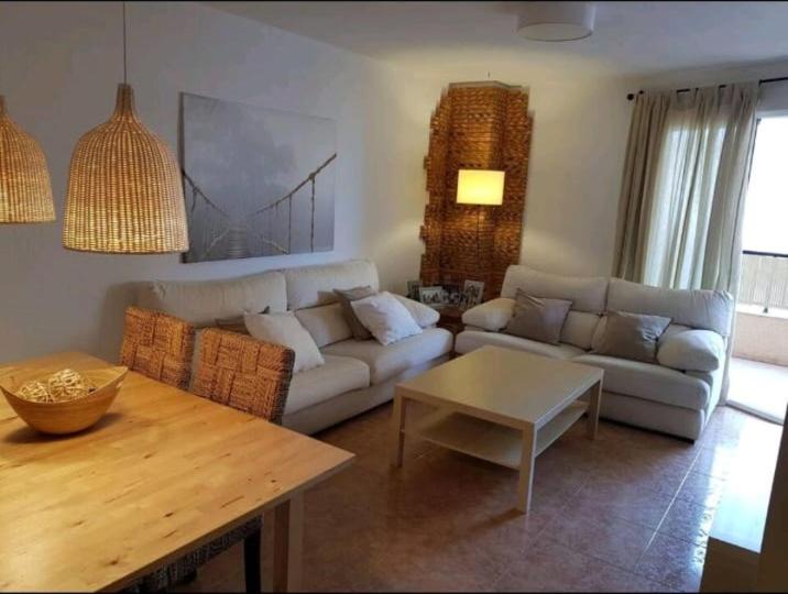 APARTAMENTO AMPLIO CERCA DEL MAR