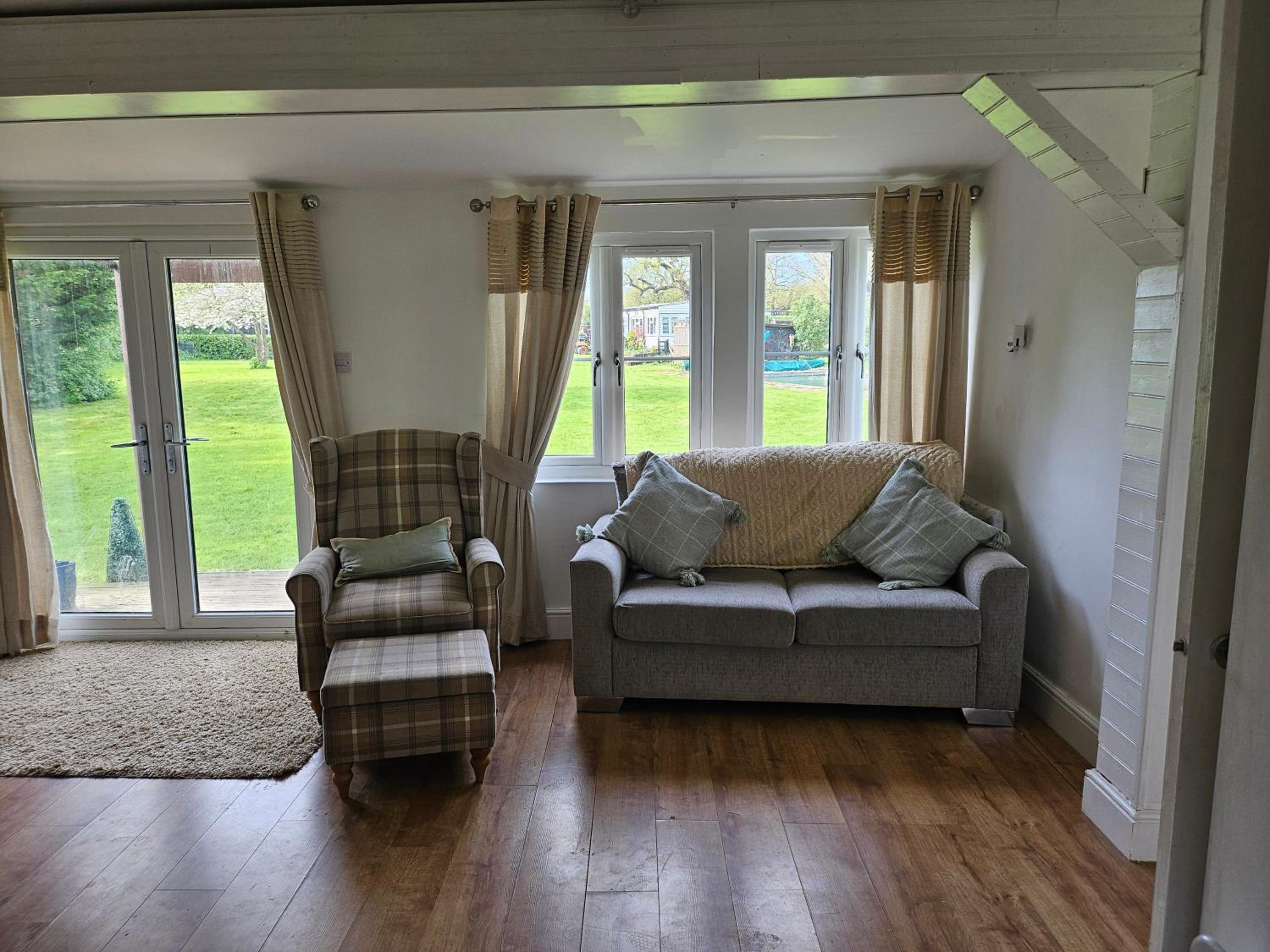 Dunmow 1-Bed Cabin Sleeps 4 10 mins to Stansted view 2