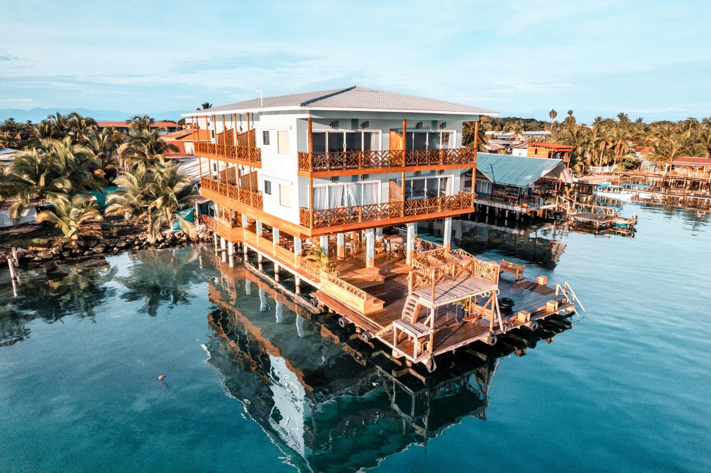 Hotel Bambuda Bocas Town - Image 1