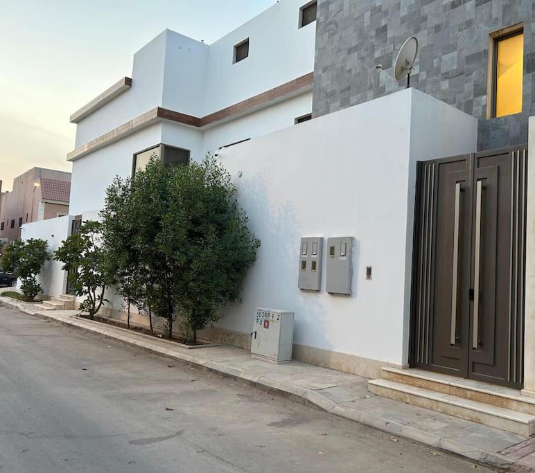 One-Bedroom Apartment - Unique Privacy and Location