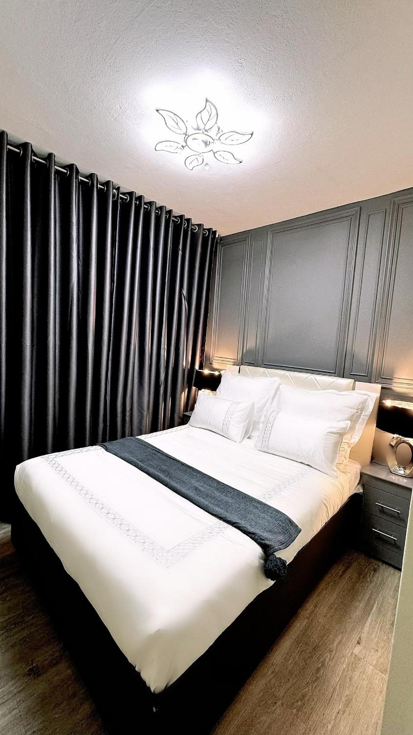 Johannesburg Vacations - DDLuxury Rivonia Apartments with inverter - Property Image 27