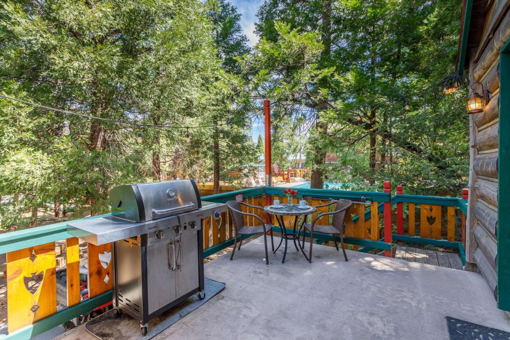 Arrowhead Pine Rose Cabins view 3