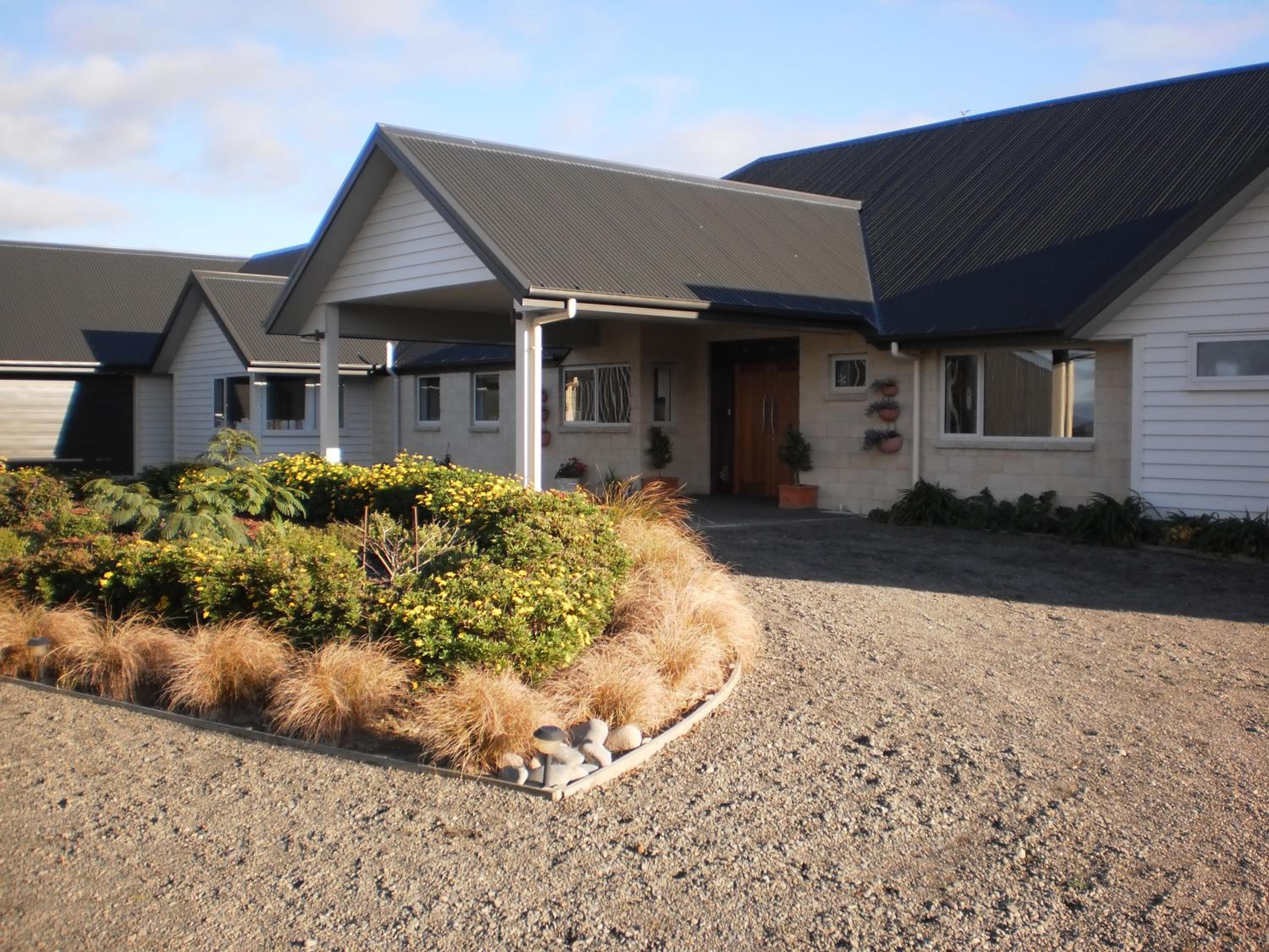 Ribbonwood Country House