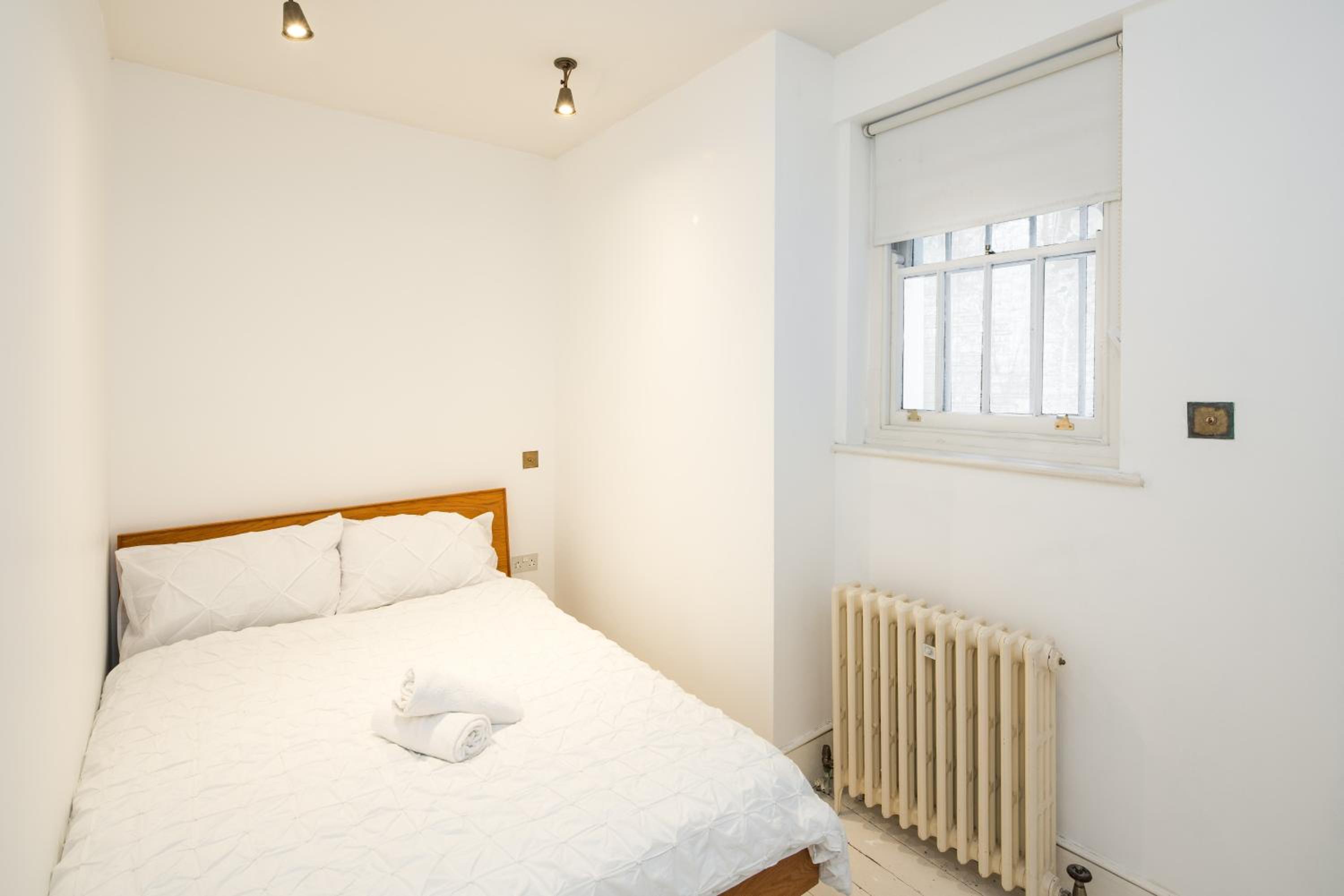 Charming 2-Bed Flat in the heart of Nottinghill - Steps from Portobello Rd Market and NottingHill Bookshop