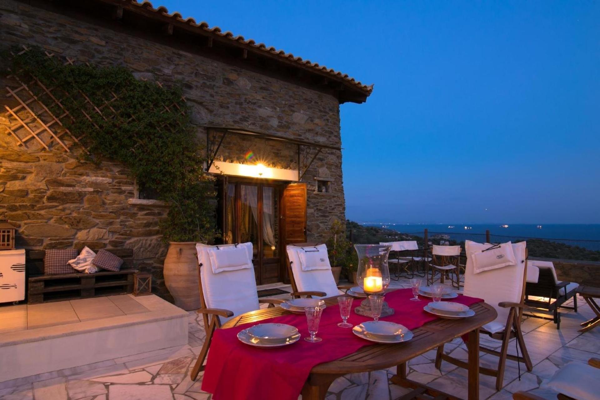 Geräumiges Ferienhaus mit Pool auf Salamina