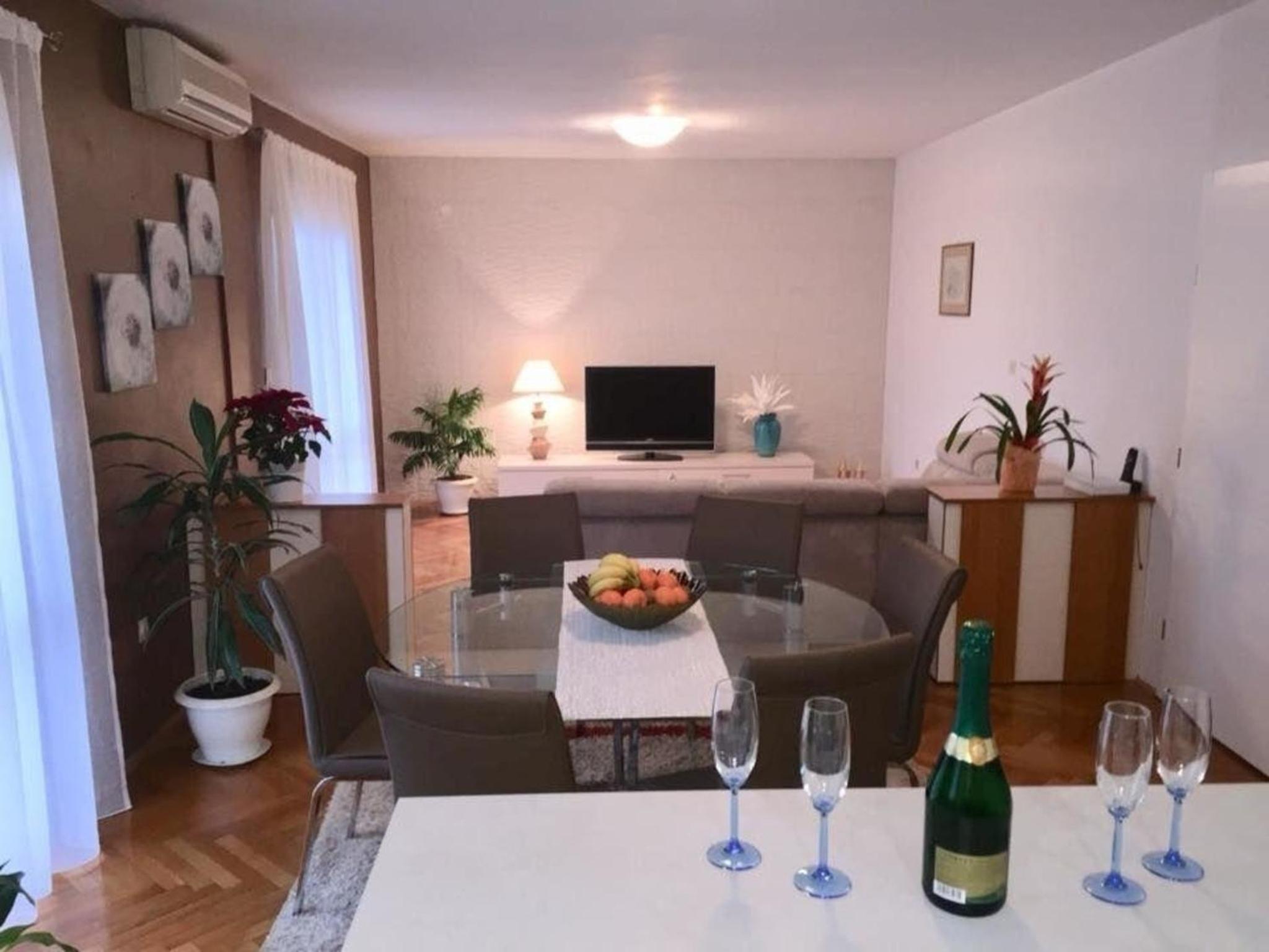 Geräumige Ferienwohnung Mit Schönem Garten