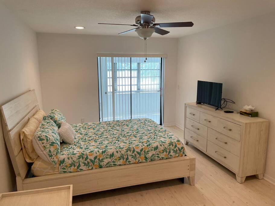Sunny Jupiter Villa view 5