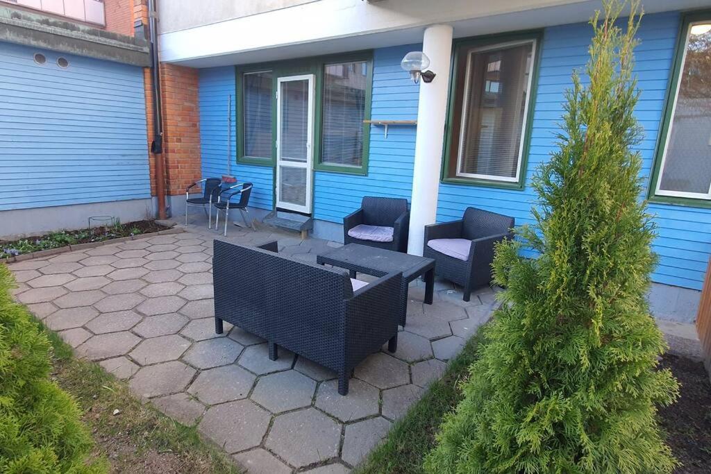 Apartment with garden near metro! view 4
