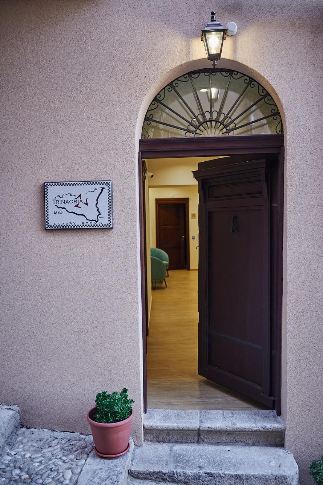 Trinacria Caccamo - Luxury Rooms view 4