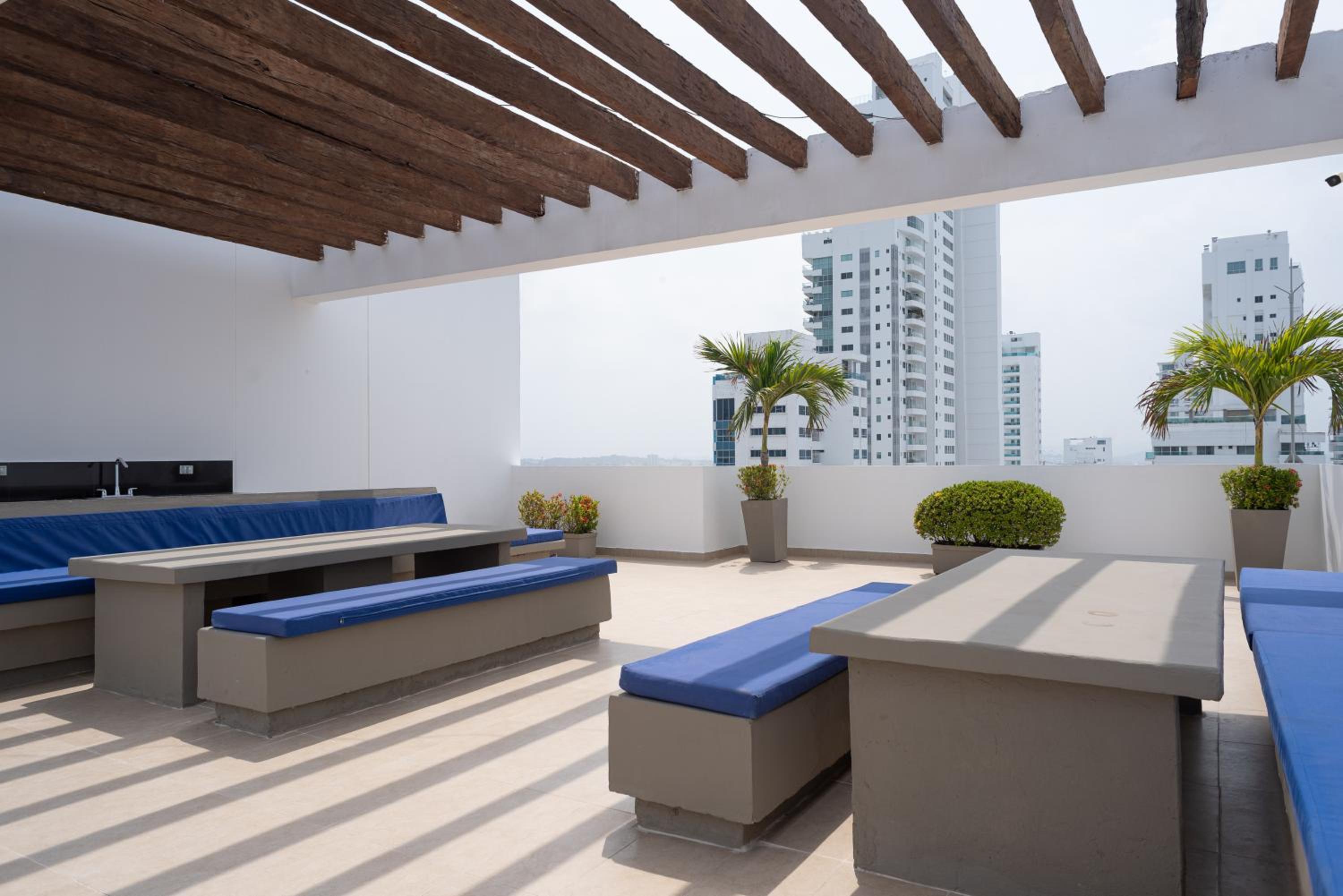 Tres habitaciones - Vista al Mar