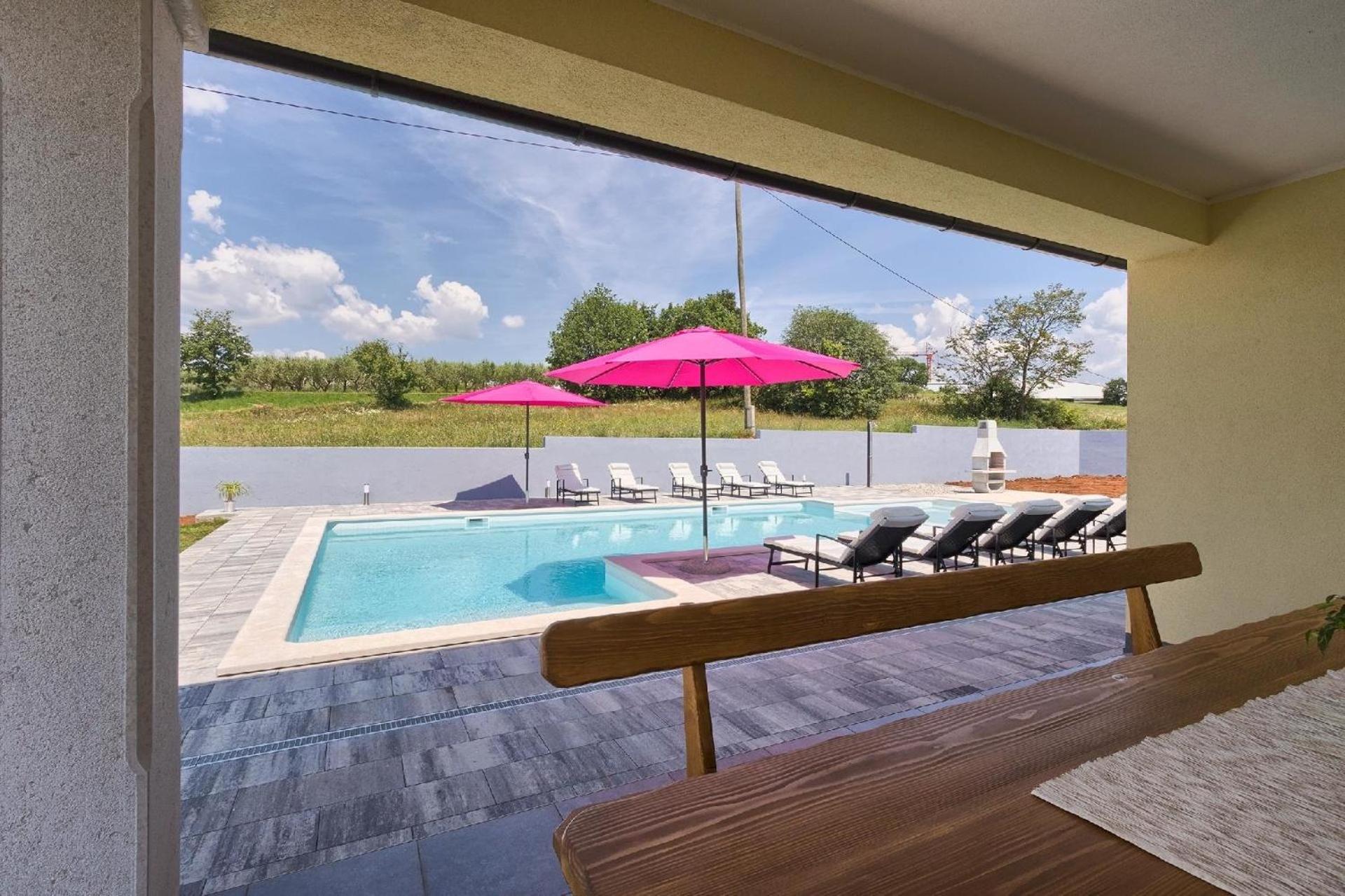 Ferienhaus mit Privatpool für 12 Personen ca 350 qm in Barban, Istrien Bucht von Raša