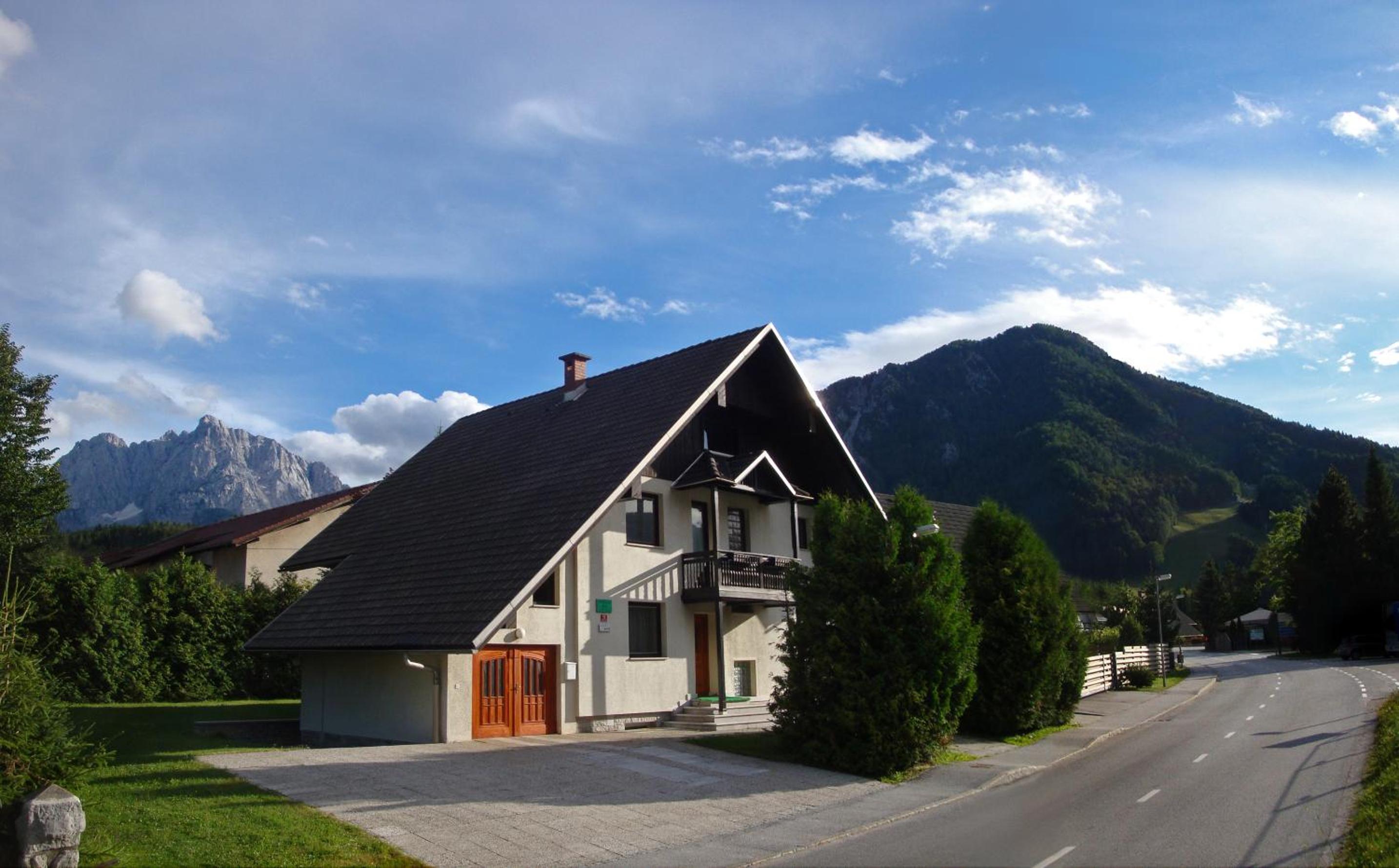 Photo 10
