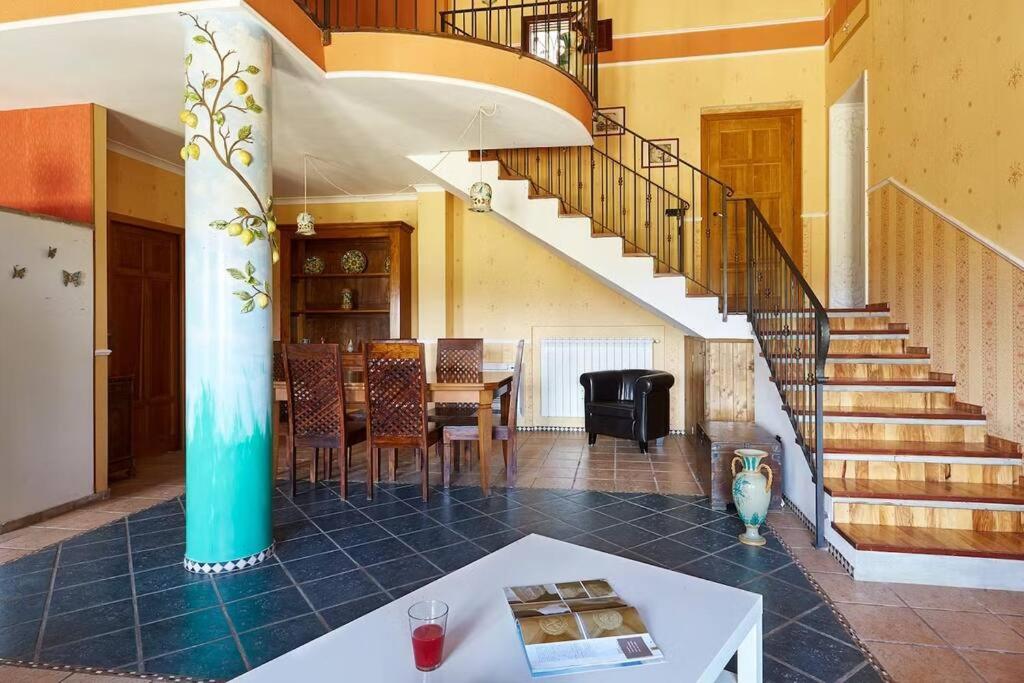 La Loggia Wanderlust Experience