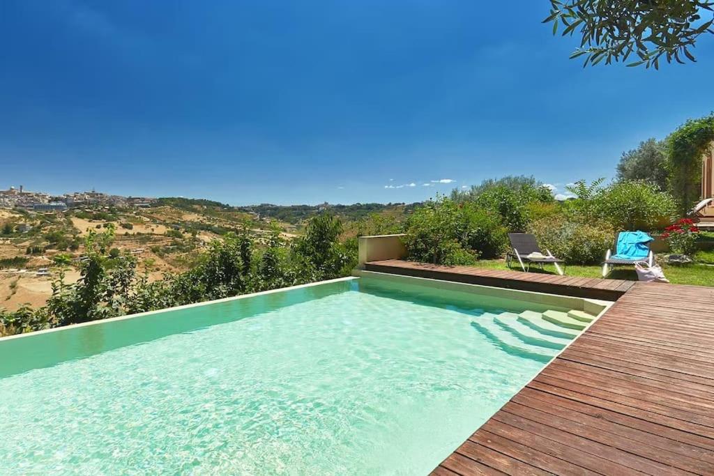 La Loggia Wanderlust Experience