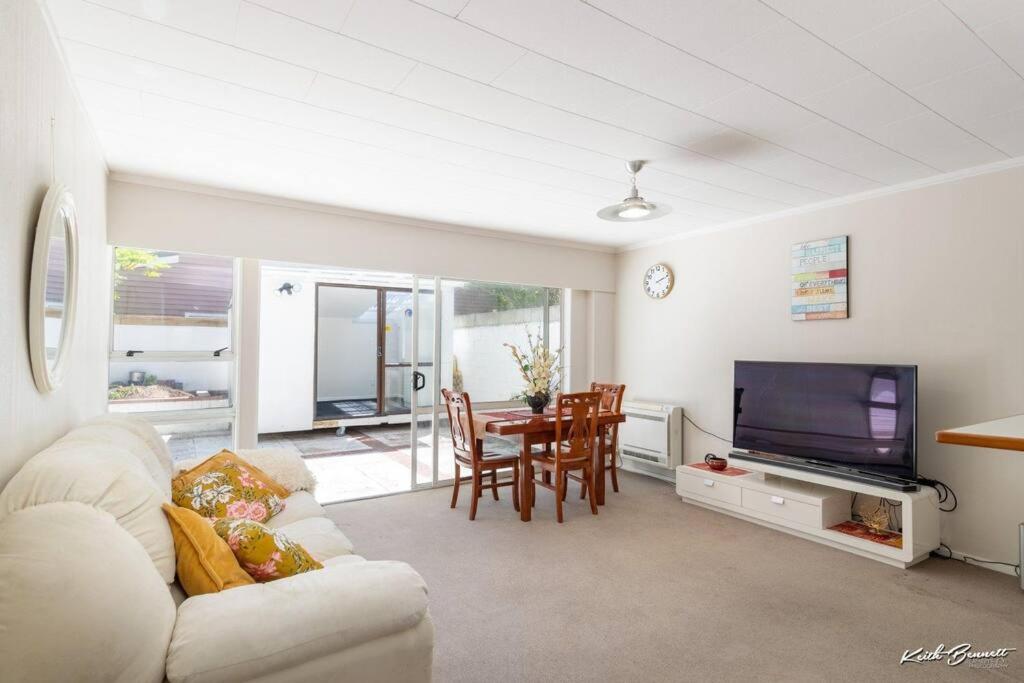 A modern 2 bedroom with private backyard, kitchen. view 2