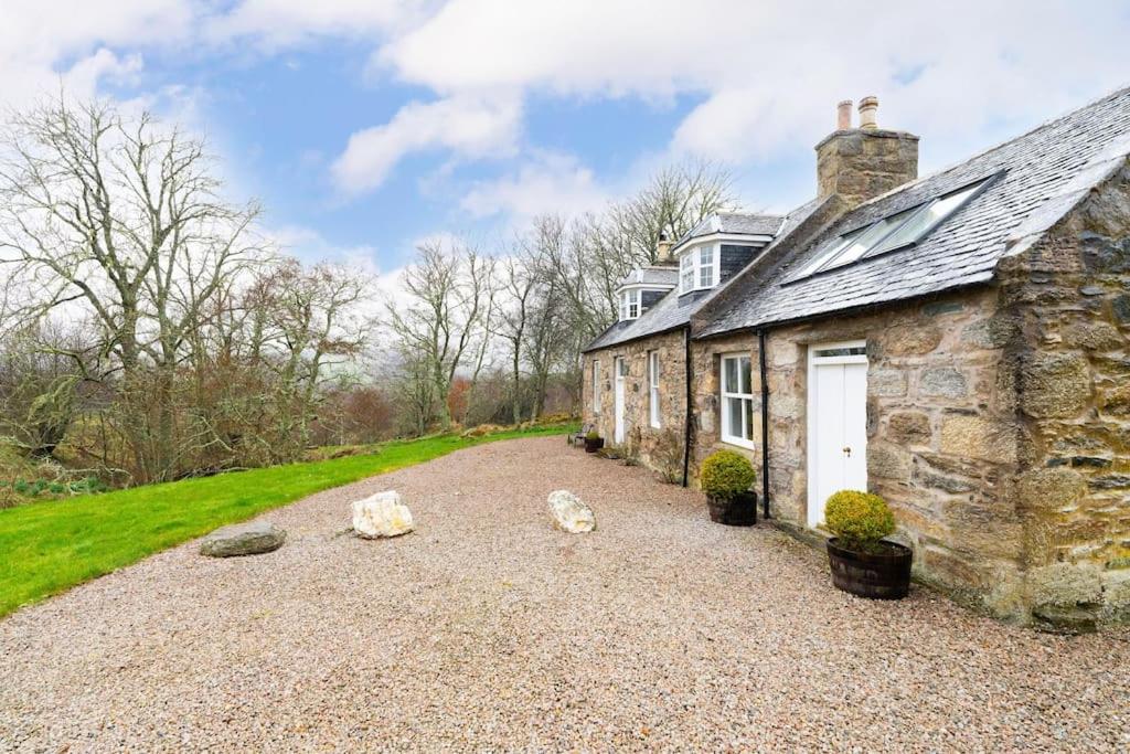 Westerpark Cottage, Pet & Family Friendly Countryside Retreat, Aberdeenshire view 2