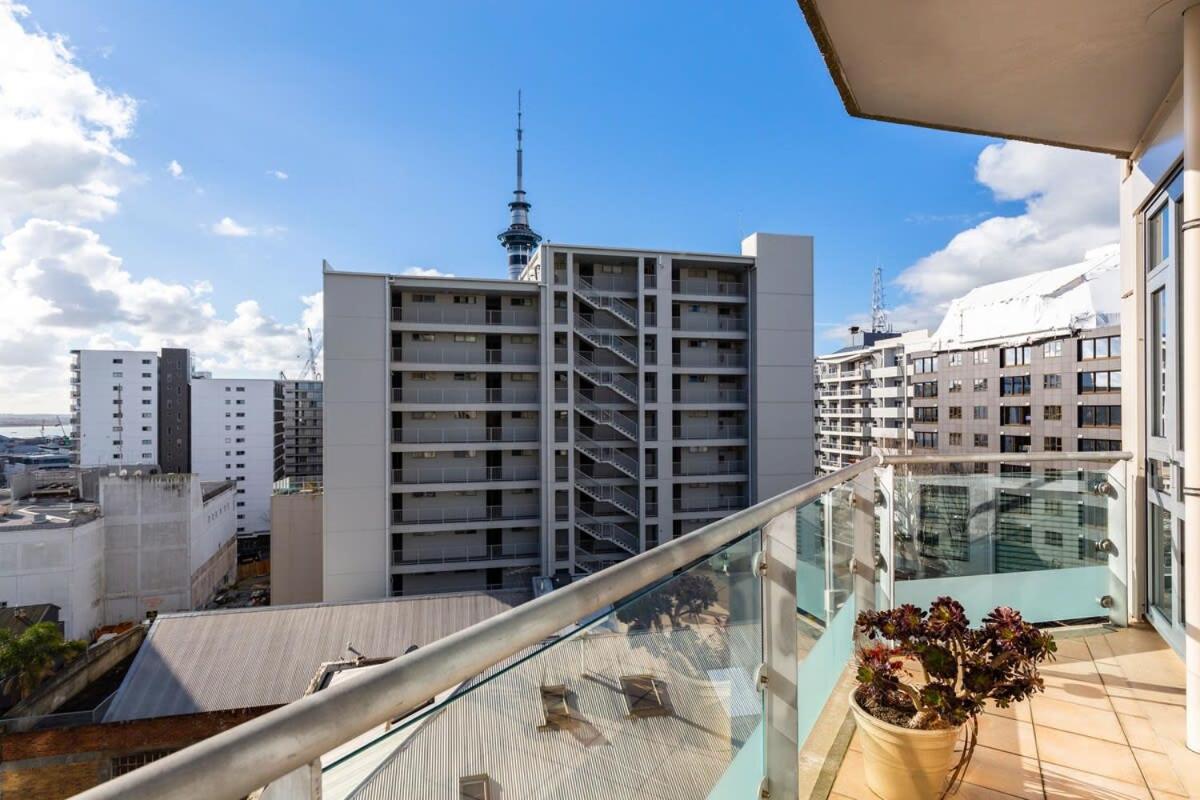 Stunning Three Bedroom Home Near Sky Tower photo 4
