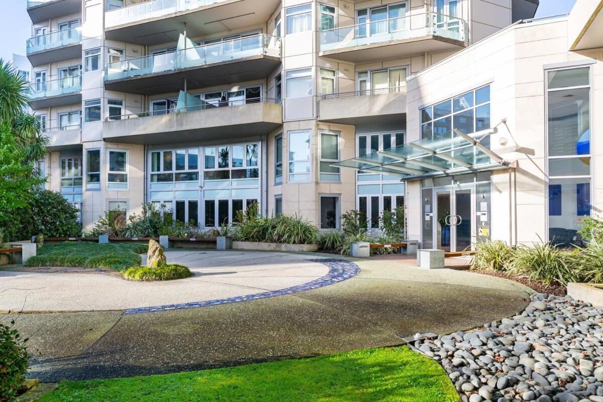 Stunning Three Bedroom Home Near Sky Tower — Auckland