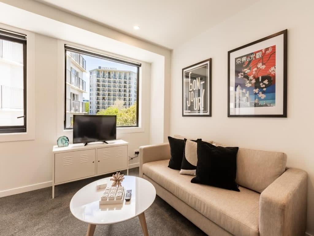 Beautiful 2BR Unit next to Myers Park Zodiak Stays view 3